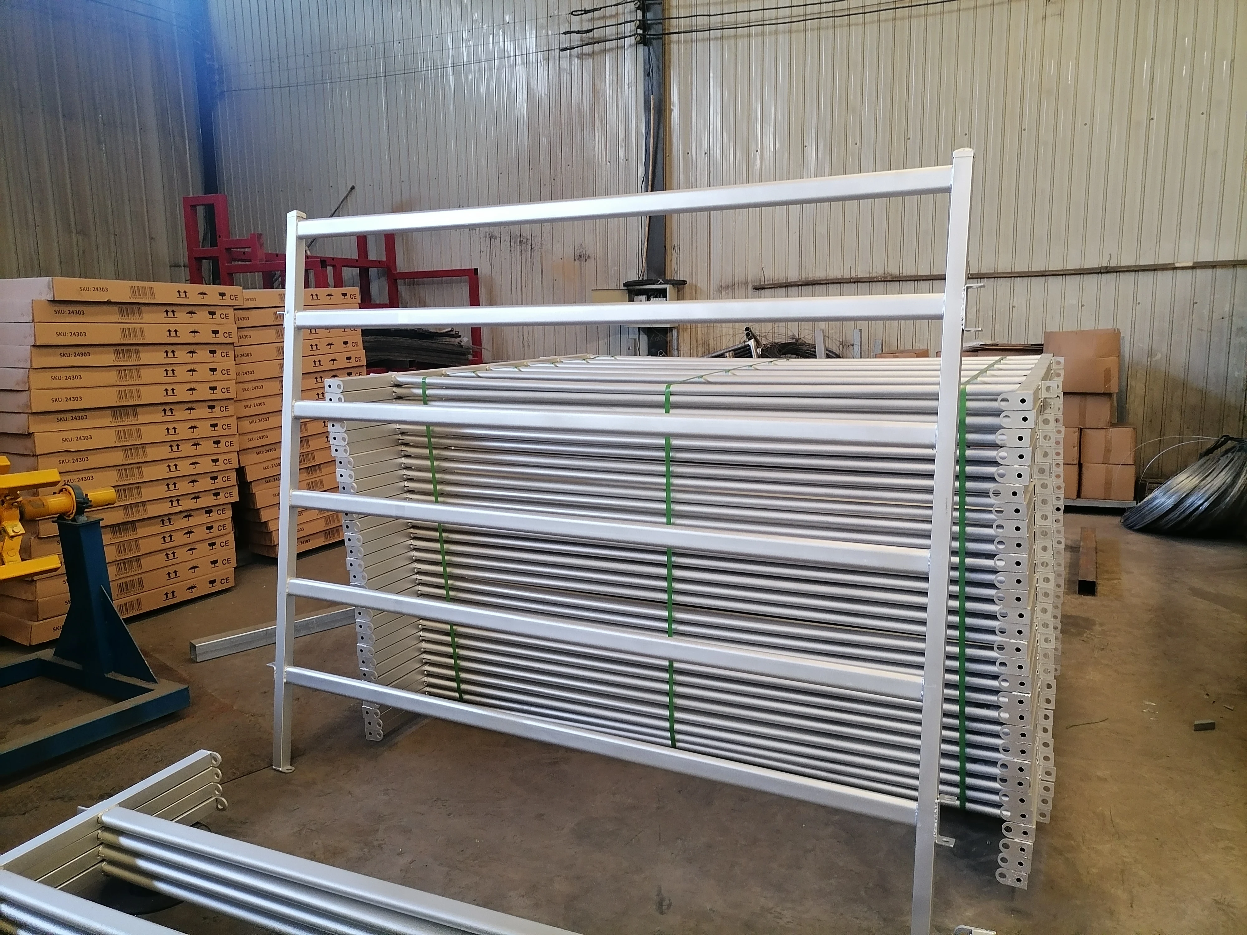 Hot dip galvanized cattle fence cattle yard cattle fence sheep farm equipment livestock fence