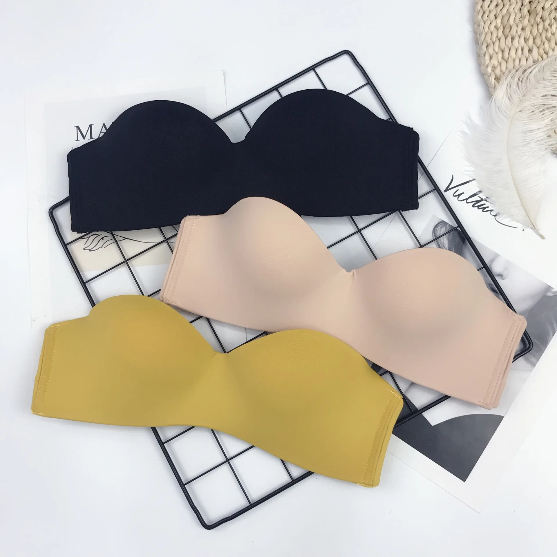 Hot Selling Summer Strapless Seamless Silicone Push Up Invisible Strapless Women One Piece Bra