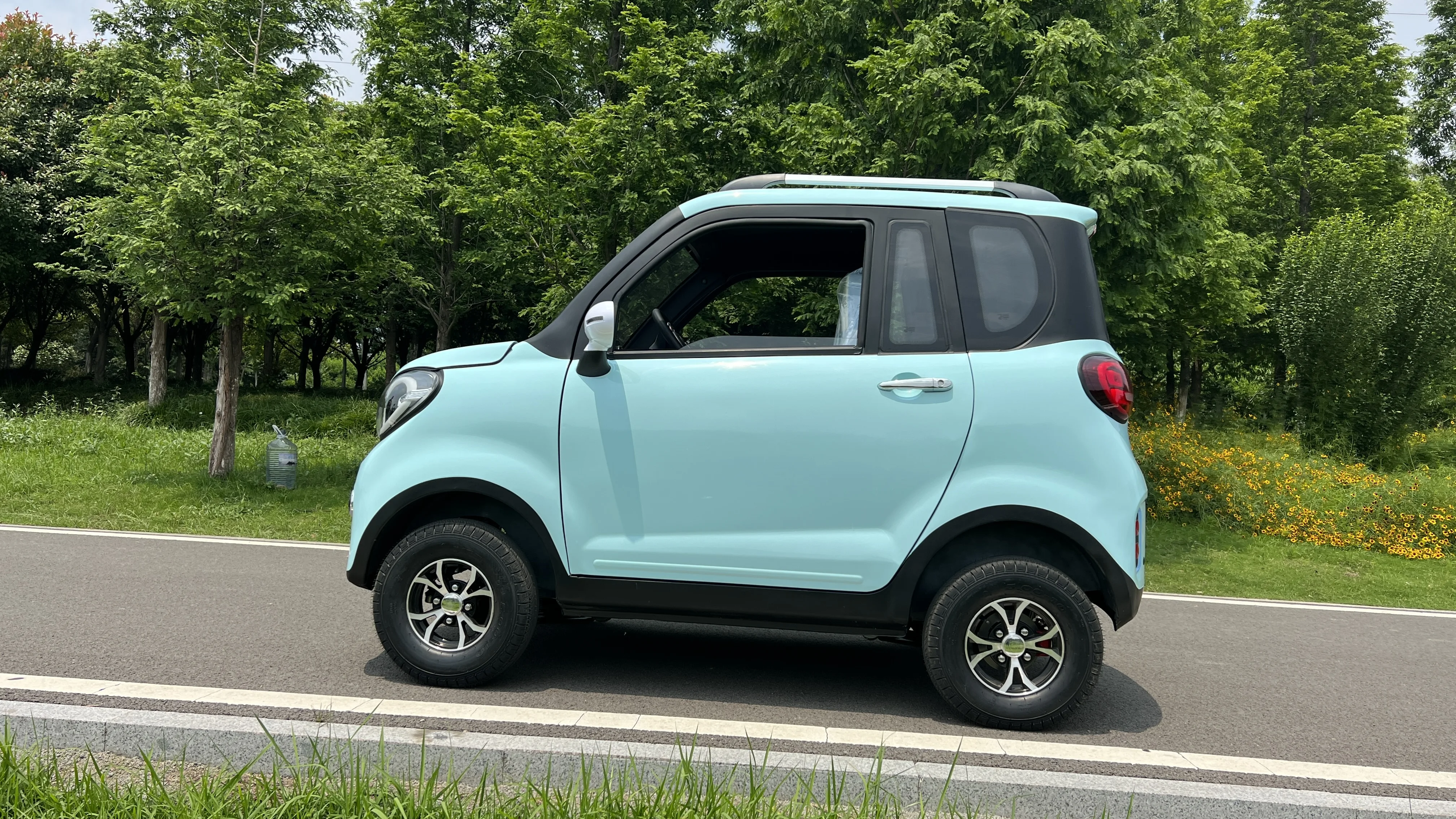 2024 electric low speed vehicle, 4 seats 2 doors electric vehicle, max speed 45km per hour electric 4 wheel vehicle
