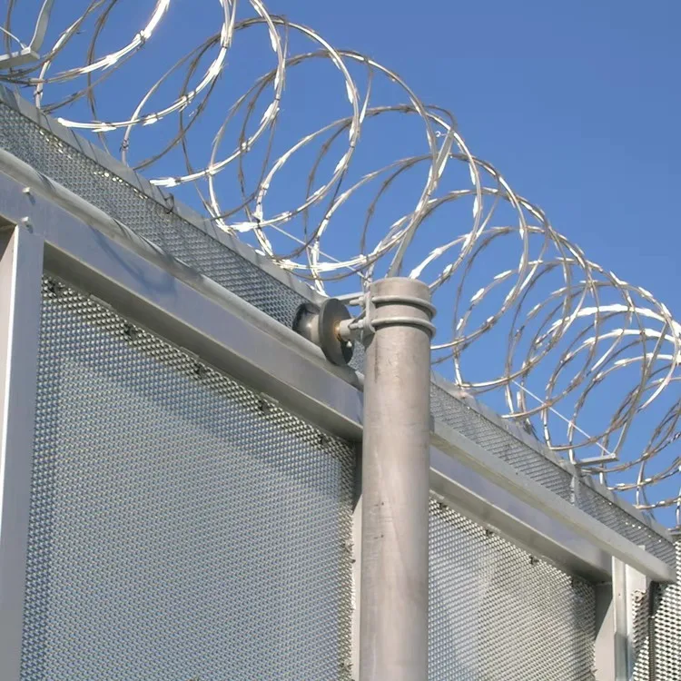 Hot Selling Suppliers Prices Fencing Net Welded Wire Mesh Roll Galvanized 1*1/2  16 Barbed Wire