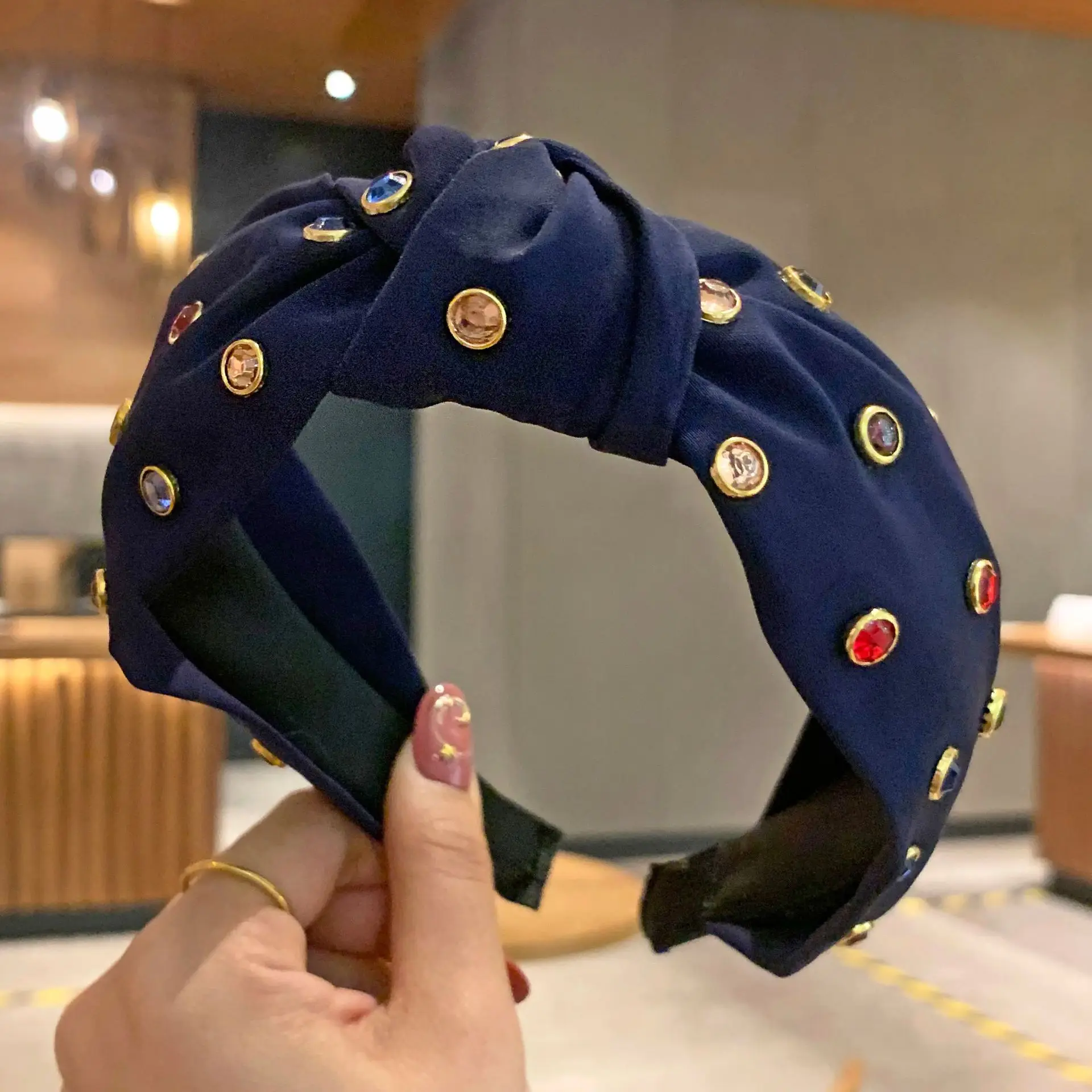Manufacturers direct Korean version of the new tied hair accessories fashion ladies hair pressure bangs headband wide edge color