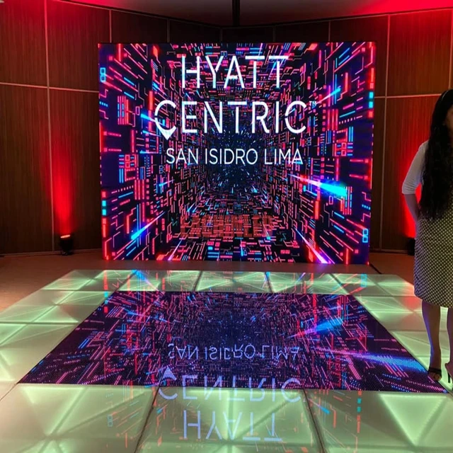 Indoor Chruch Full Color HD Big LED Video Display Screen