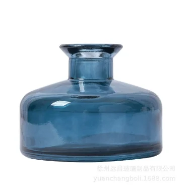 Aromatherapy bottle wholesale 150ml bayonet round fragrance crystal white glass bottle round car perfume fragrance bottle
