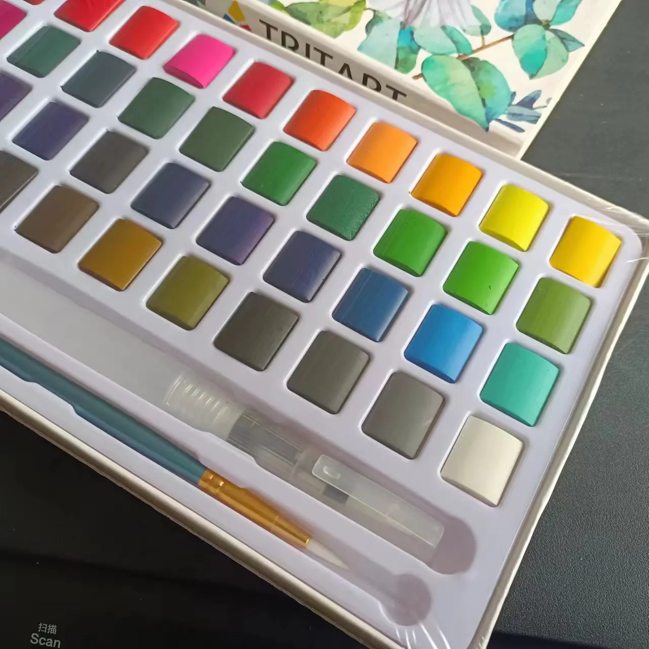 Bright and rich color 40color solid watercolor paint set with two brush pen