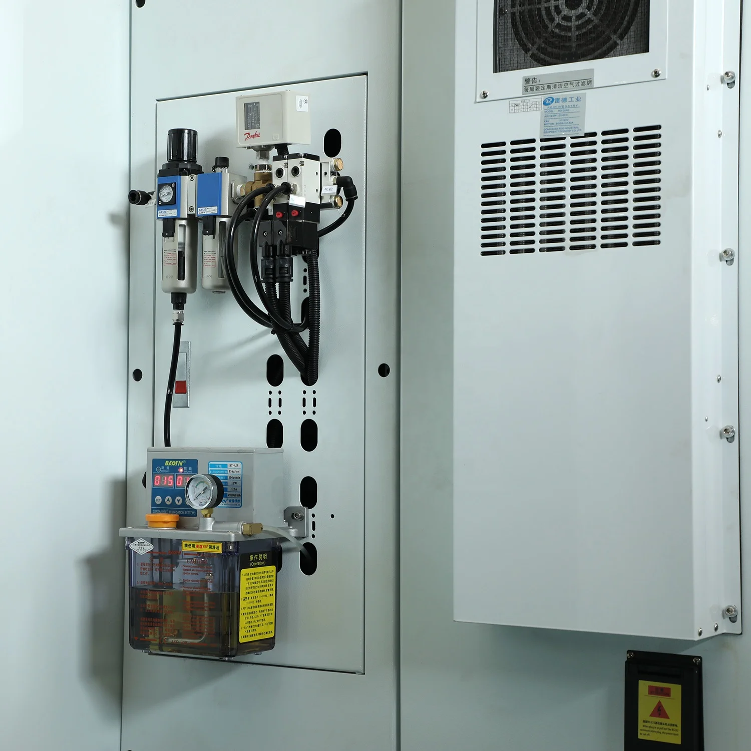 Manufacturer High Precision  CNC Machine  Automatic Vertical CNC Machining Center