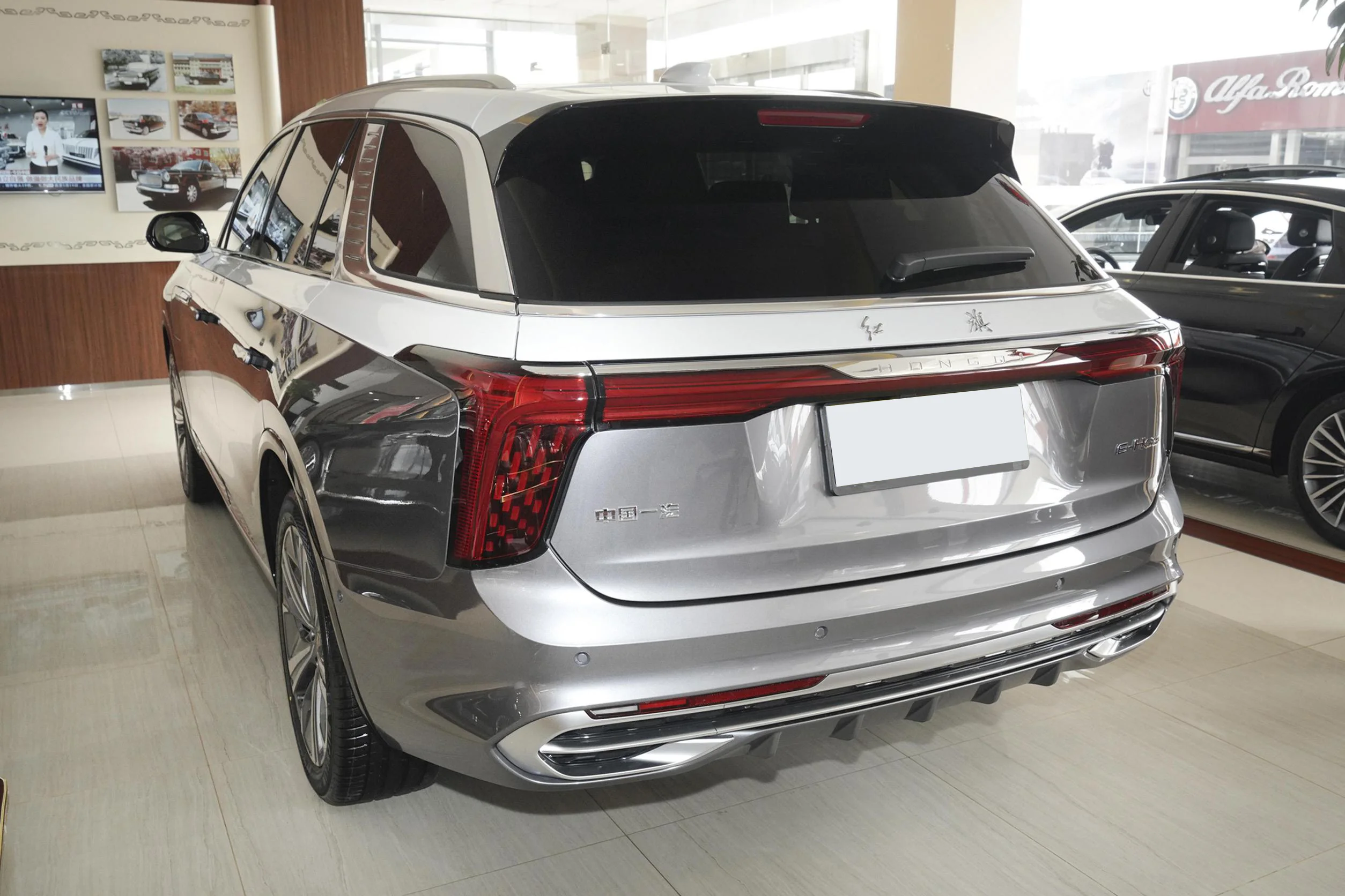 Buy Small Electric Cars Hongqi E-Hs9 5-Door 7-Seat SUV Long Range 690KM Electric Cars For Adult
