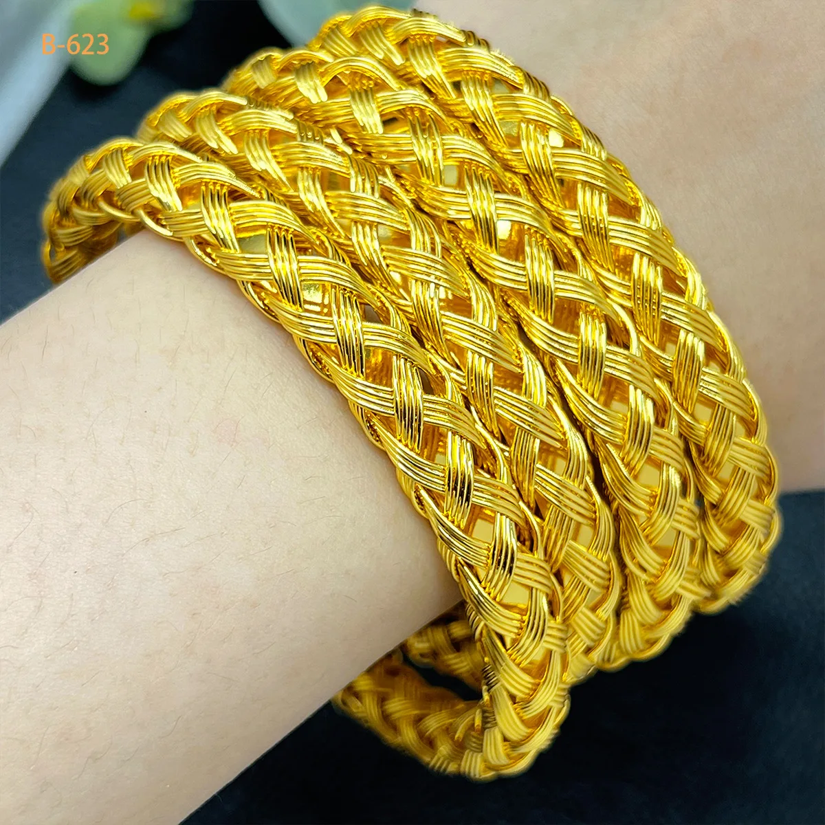 Женский браслет с золотым покрытием 24 карата