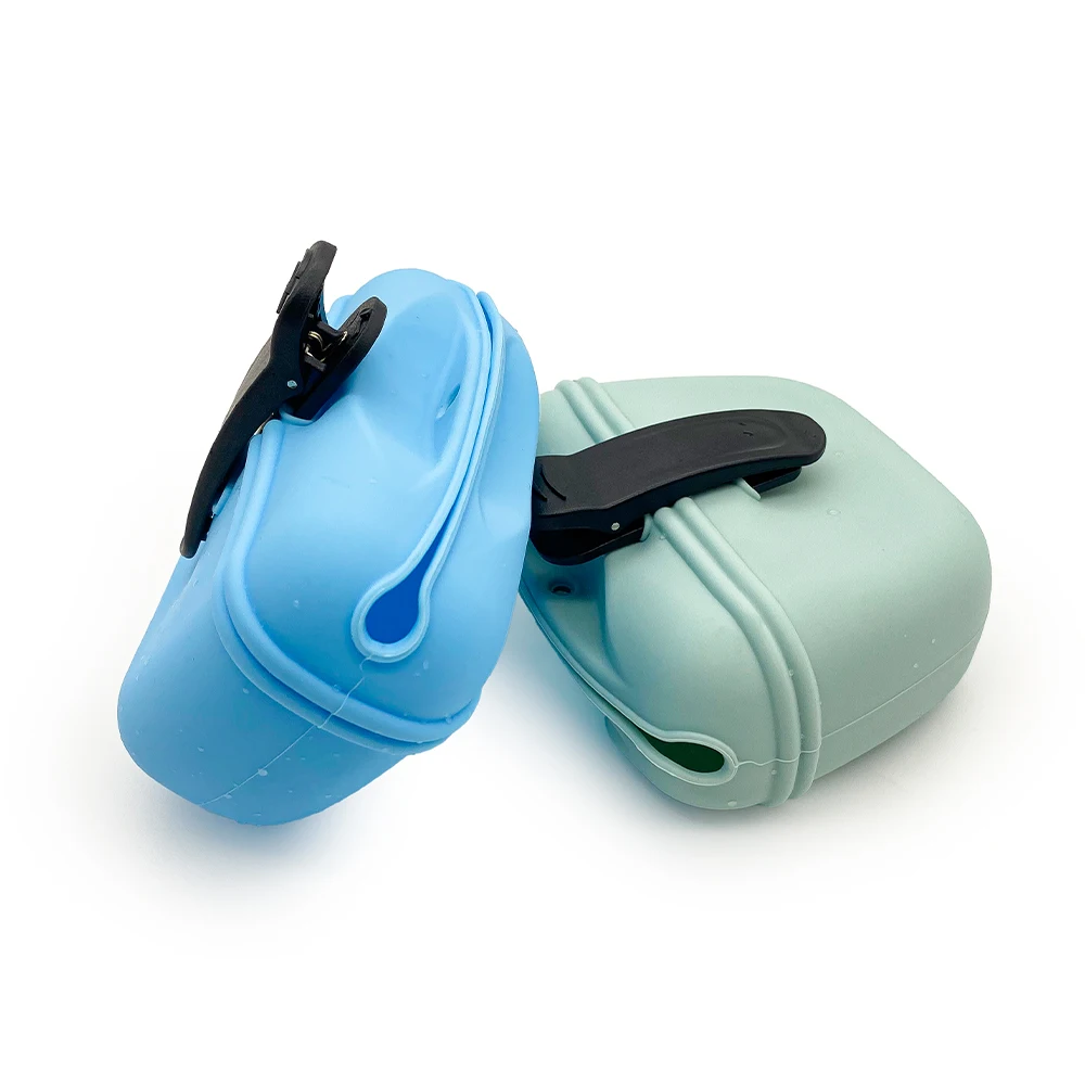 BHD NEW BPA Free Portable Silicone Dog Treat Pouch Small Pet Training Bag Container with Magnetic Closure and Waist Clip