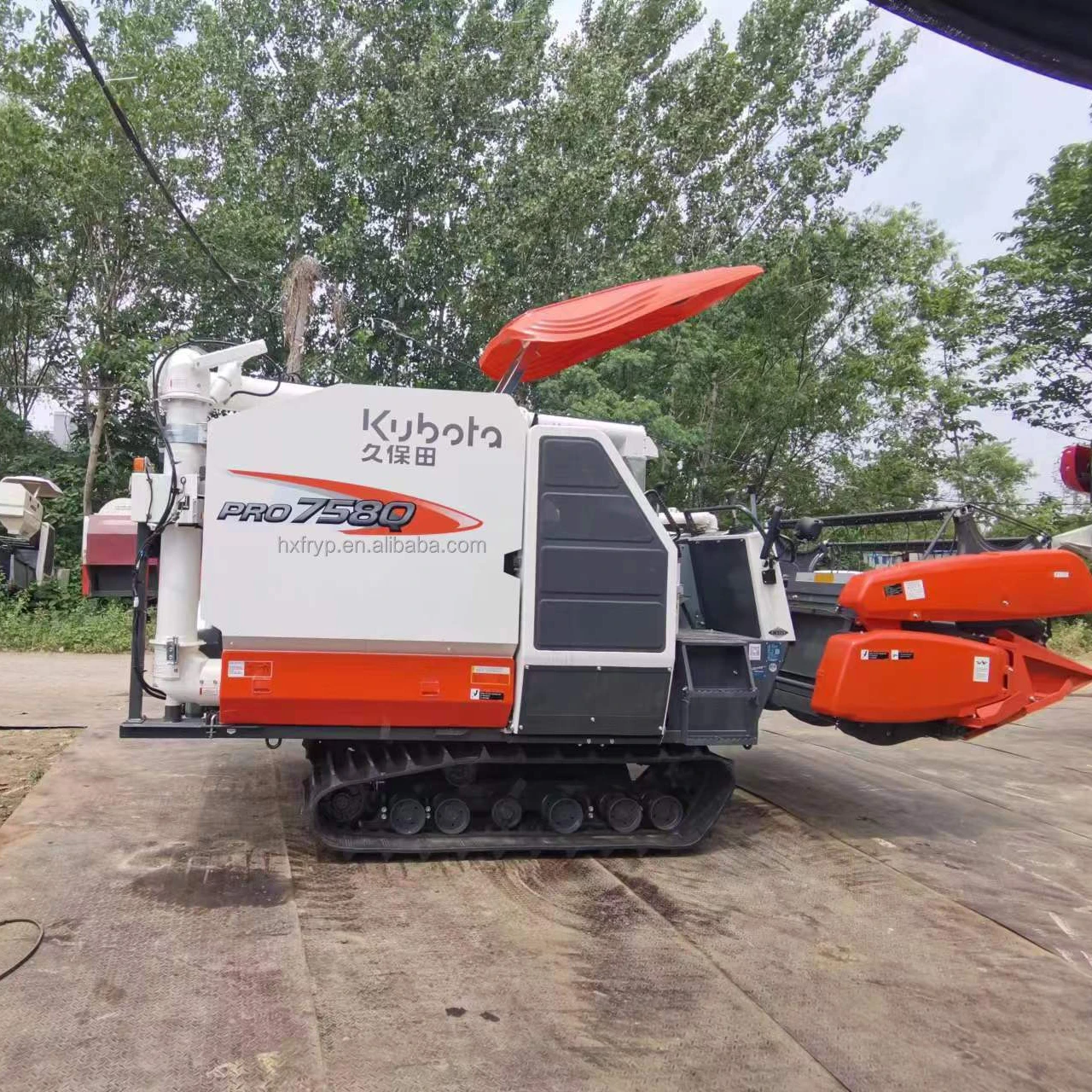 KUBOTA  Rice wheat Combine Harvester 758q