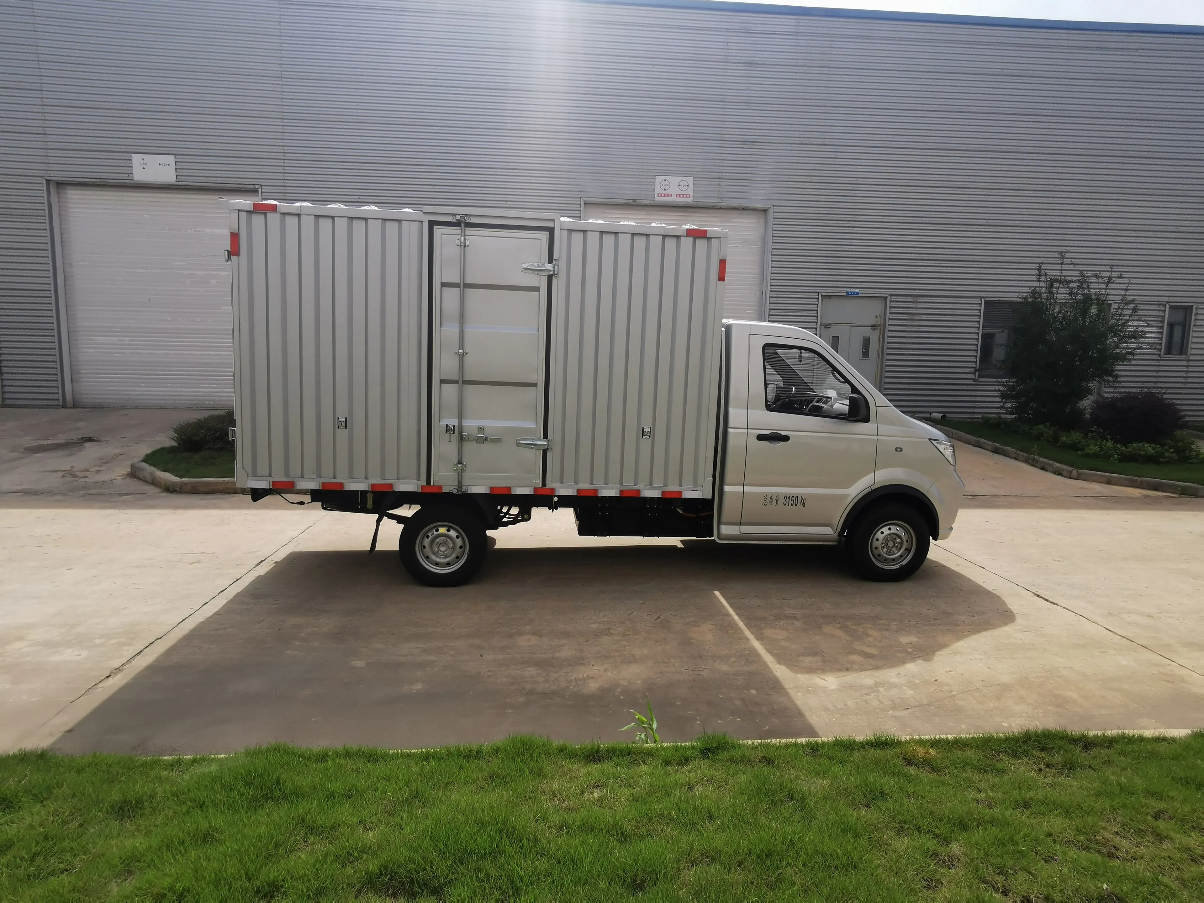 Electric Mini Truck KAMA JunHang EV1 Single Row Box trucks UTV 41.93kWh For Transportation