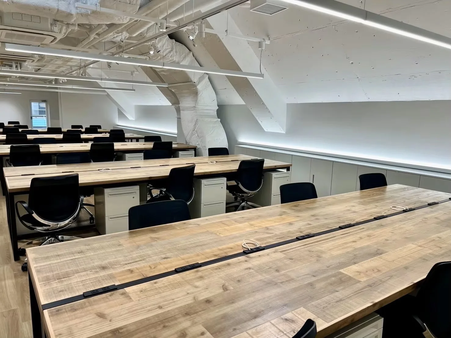 Wooden Recycling Solid Round Restaurant Panel Recycle Timber Desk Square Custom Made Table Top Modern Wood Recycled Furniture