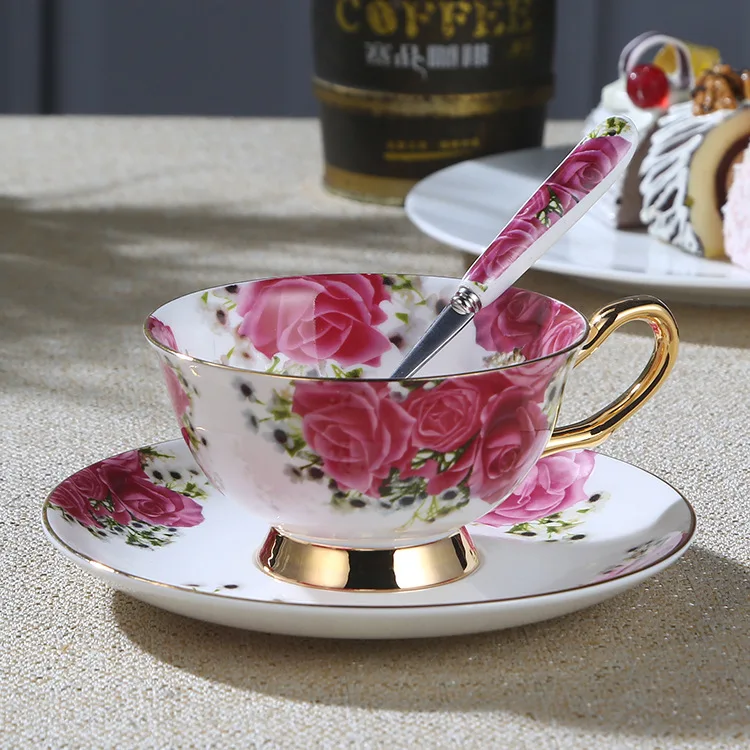 Wholesale 250ml Nordic Luxury Bone China Tea Cup&Dish Sets Floral Print Gold Rim Ceramic Coffee Mug Cup&Saucer Sets With Spoon