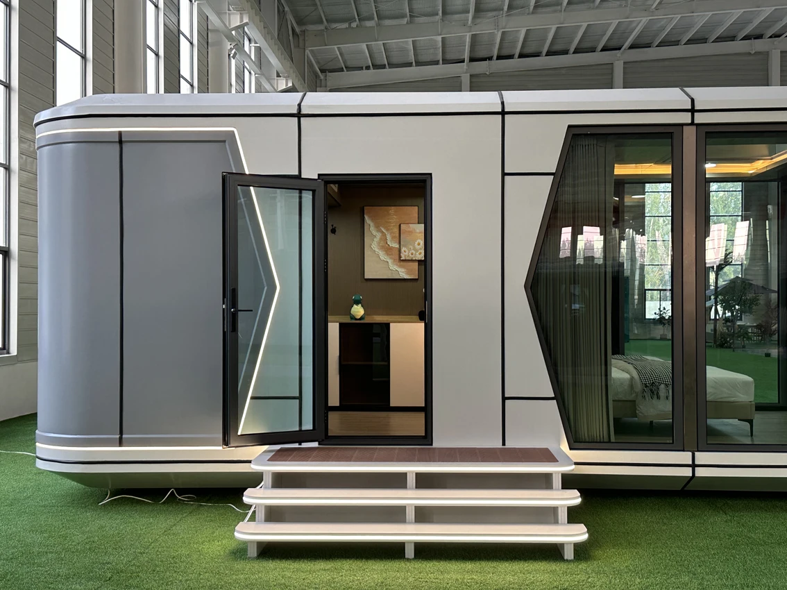 Modern Design Space Capsule House Prefabricated Steel Container Home for Office or Hotel Use Modular Living Solution