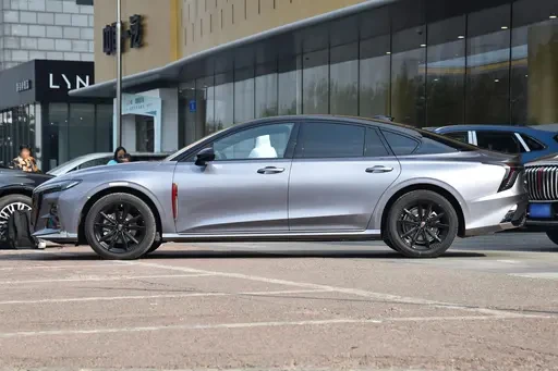 2023 Лидер продаж 2 0 т 252 л.с. Zhizhen версия Hongqi H6 высокоскоростной автомобиль недорогой 5-дверный 5-местный бензиновый средний седан