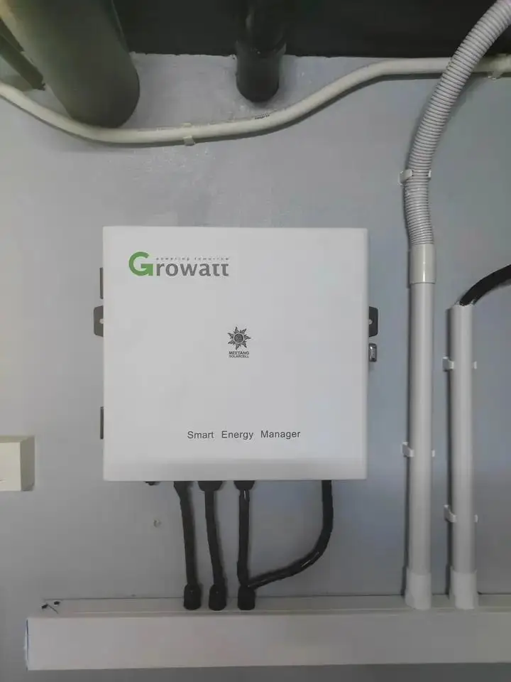 Growatt Smart Energy Manager(SEM-E) управляет несколькими инверторами солнечной энергии и хранения гибкие CT для различных размеров проекта