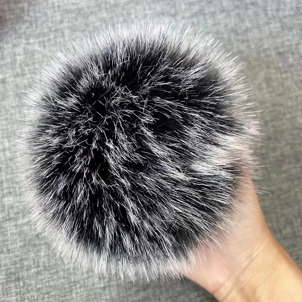 Custom fuzzy 15cm 18cm large faux animal fur pom balls with press button for decoration beanie shop OEM DIY fluffy fur snap poms