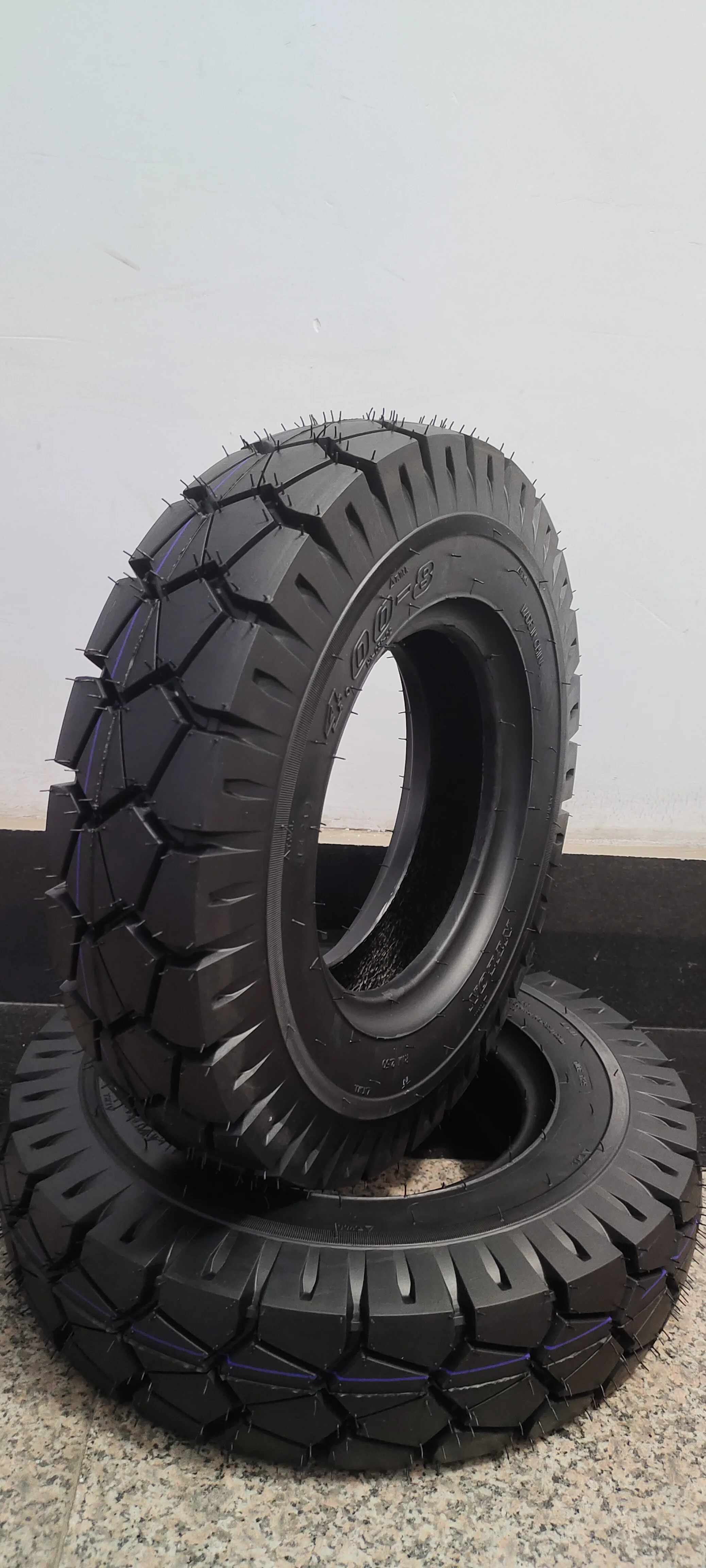 Indian Brand Original CEAT 400-8 Tire Bajaj Tire Tuk Tuk Tires 4.00-8