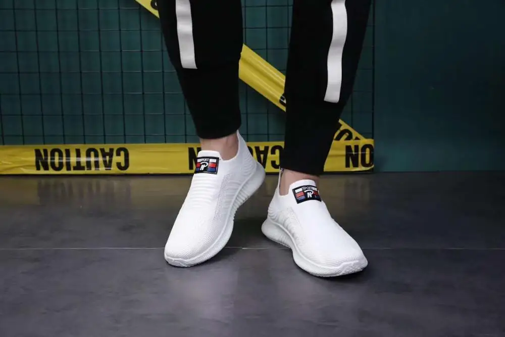 2020 New design cheapest  popular  men  sport shoes   casual shoes sport sneakers