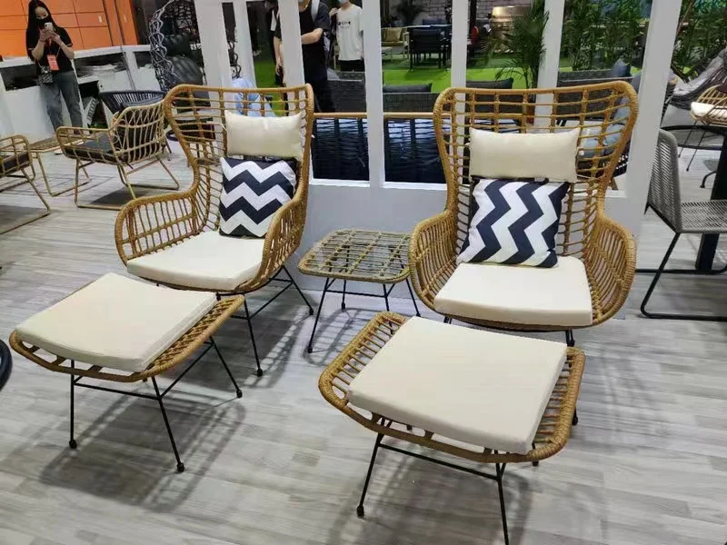 Luxury Garden Furniture Rattan Outdoor Patio Sun Loungers Steel Side Outdoor Sunbed For Pool