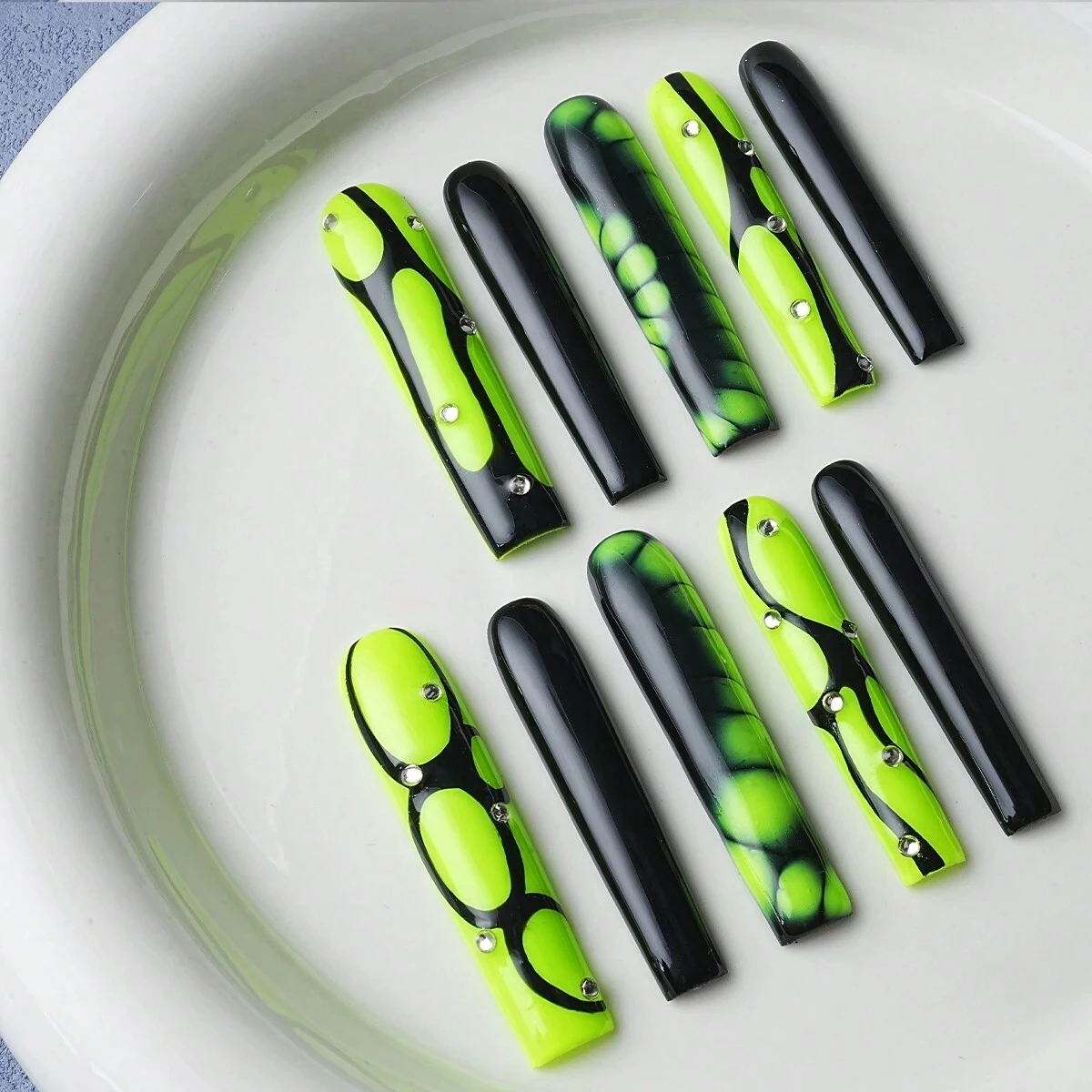 2024 USA Fashion 100% Unique Nails Green Frosted Gradient Extra Long Square Handmade Press on Nails 10pcs