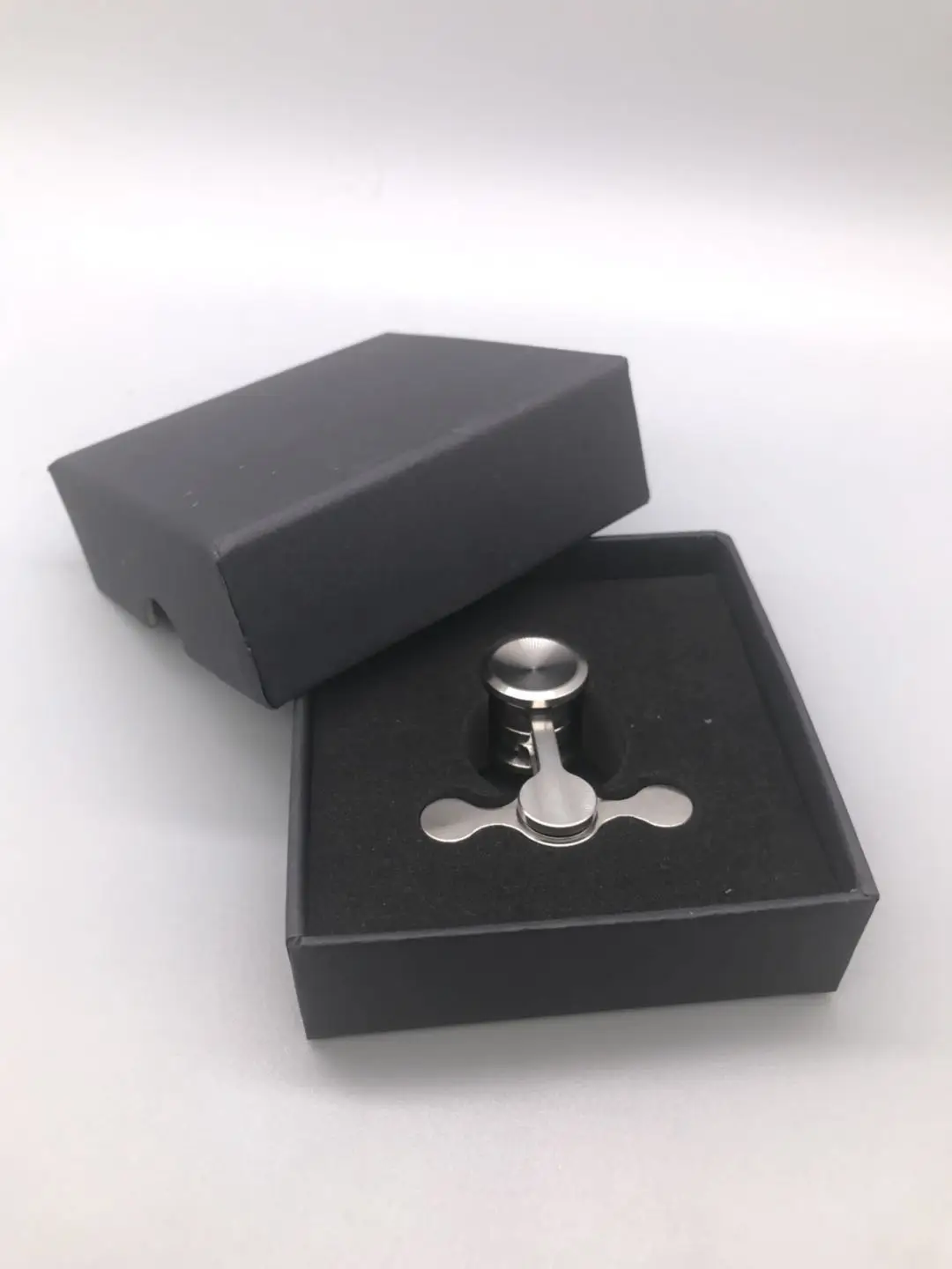 
Factory patent products Anti-Anxiety finger Fidget hand toy Spinner for Kids and adults 