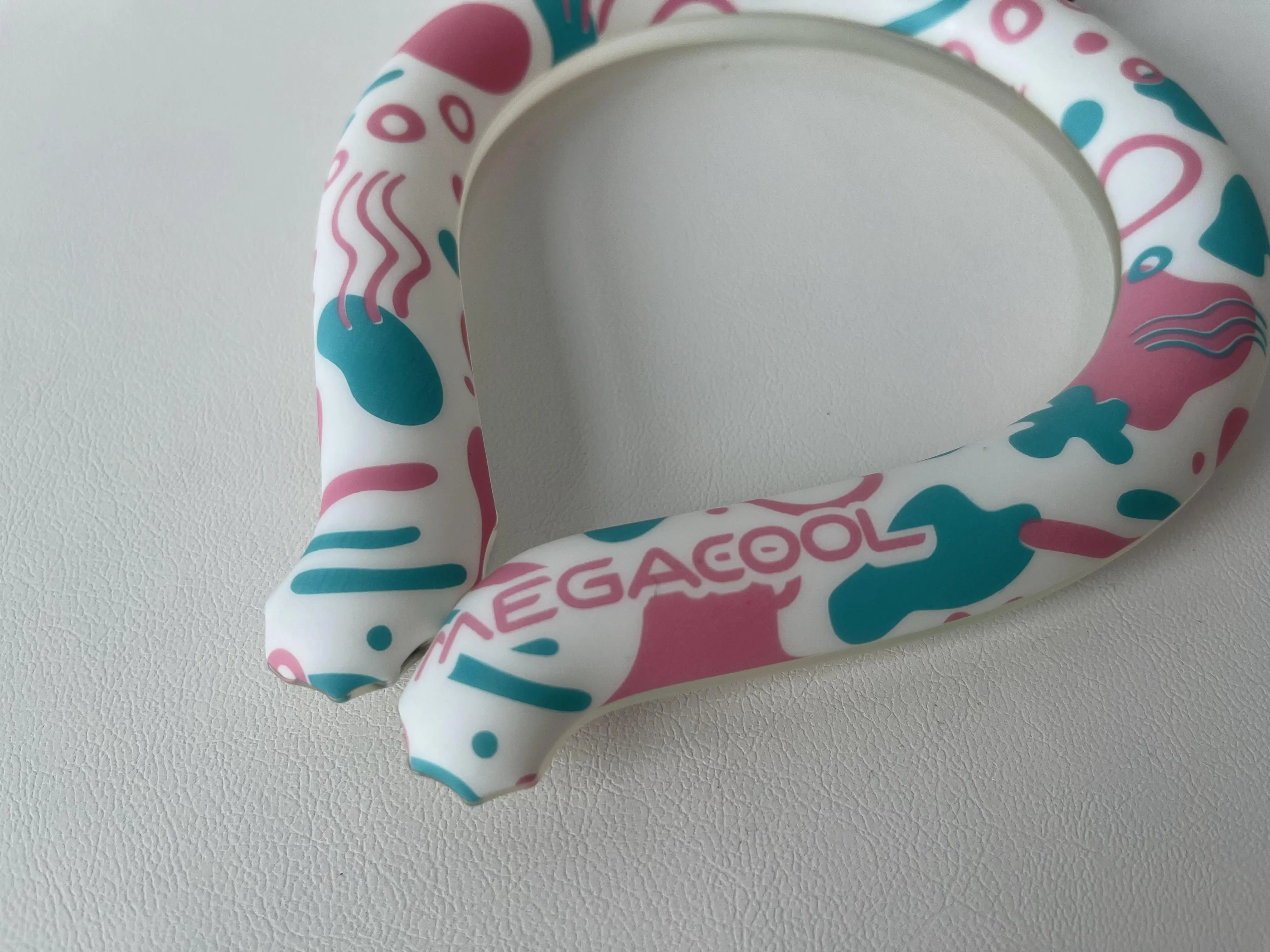 New Custom 2022 Ice Neck Pink Blue Party Band Freezable Cooling Neck Band Neck Cooling Ring Protects children from heat stroke