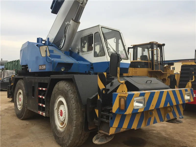 Used rough crane 25 ton 50 ton Tadano GR250N TR500E Used rough terrain crane tadano