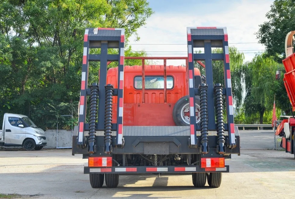 Sinotruk HOWO 129HP/126/170/220 4X2 flatbed truck light flatbed truck