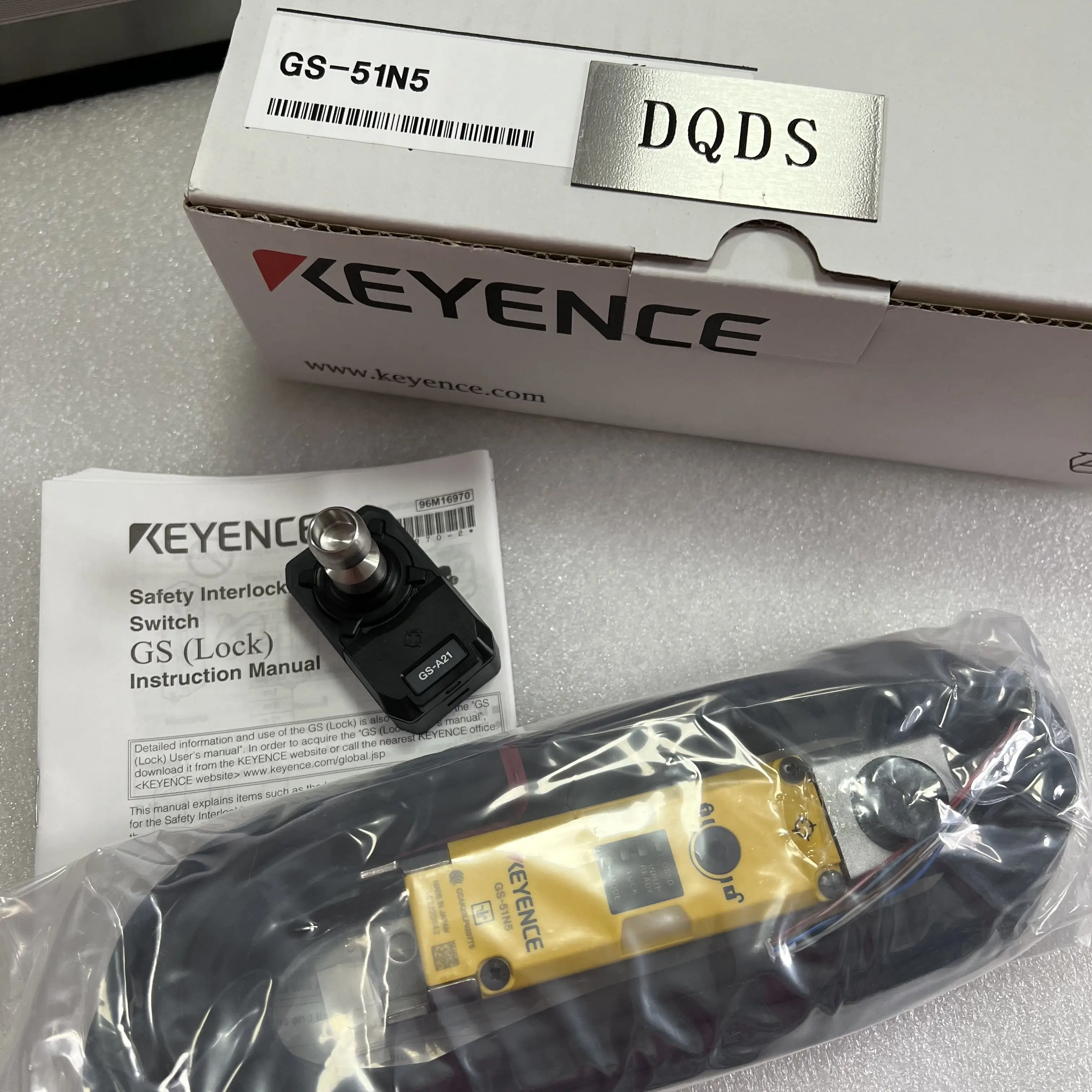 Brand New Original Safety Interlock Switches KEYENCE GS-51N5 Power to Release Standard Type NPN Standard Cable 5m