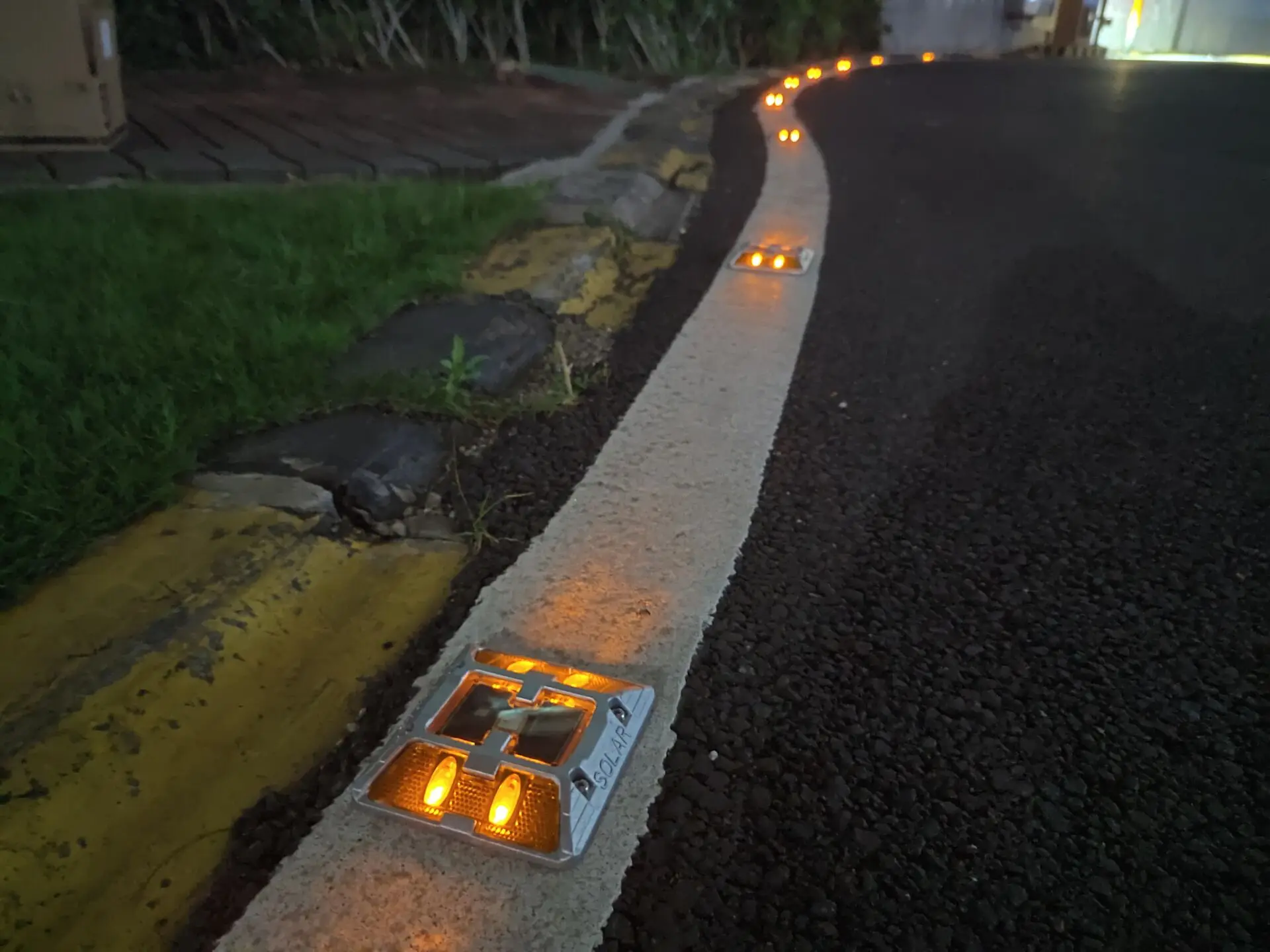 Ip68 Traffic Aluminum Warning Products Warn Light Solar Road Marker Beacon led Reflective Solar Road Stud