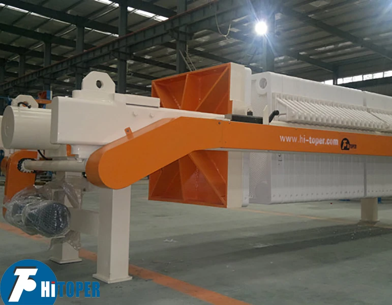 Horizontal filter press in waste water treatment