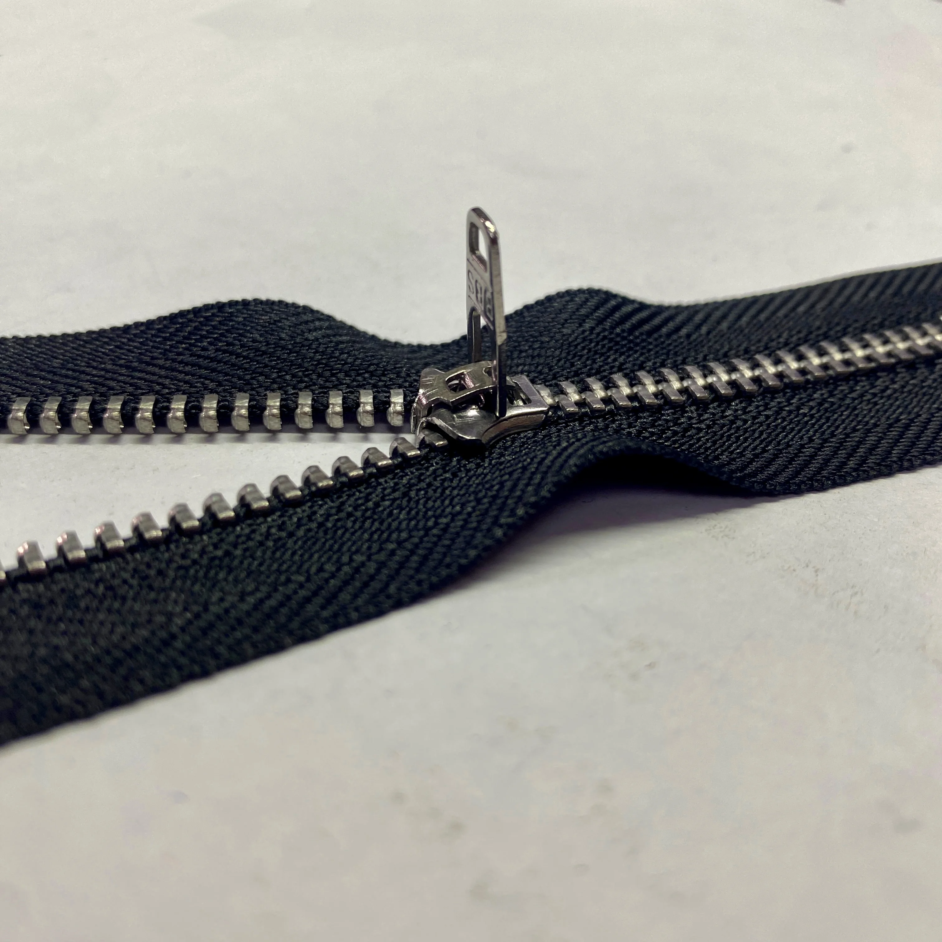 3# 4# Ss Zip Semi Auto Lock Jeans Zippers Antique Silver Zipper Close End with Yg Slider Metal for Pants Clothes Stainless Steel