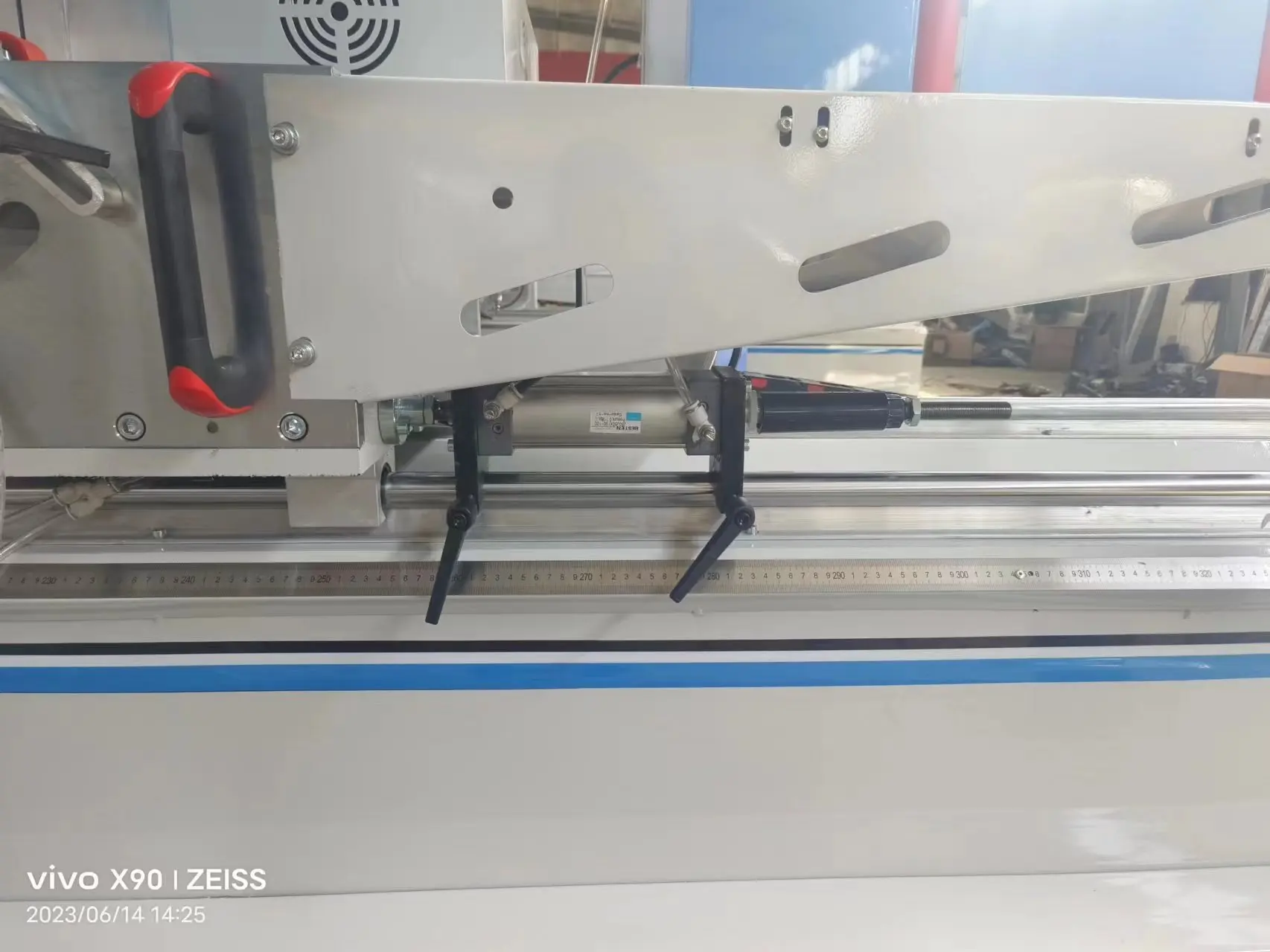 Window and Door Frame Double Head Aluminium Profile Miter Saw Aluminum Cutting Machine