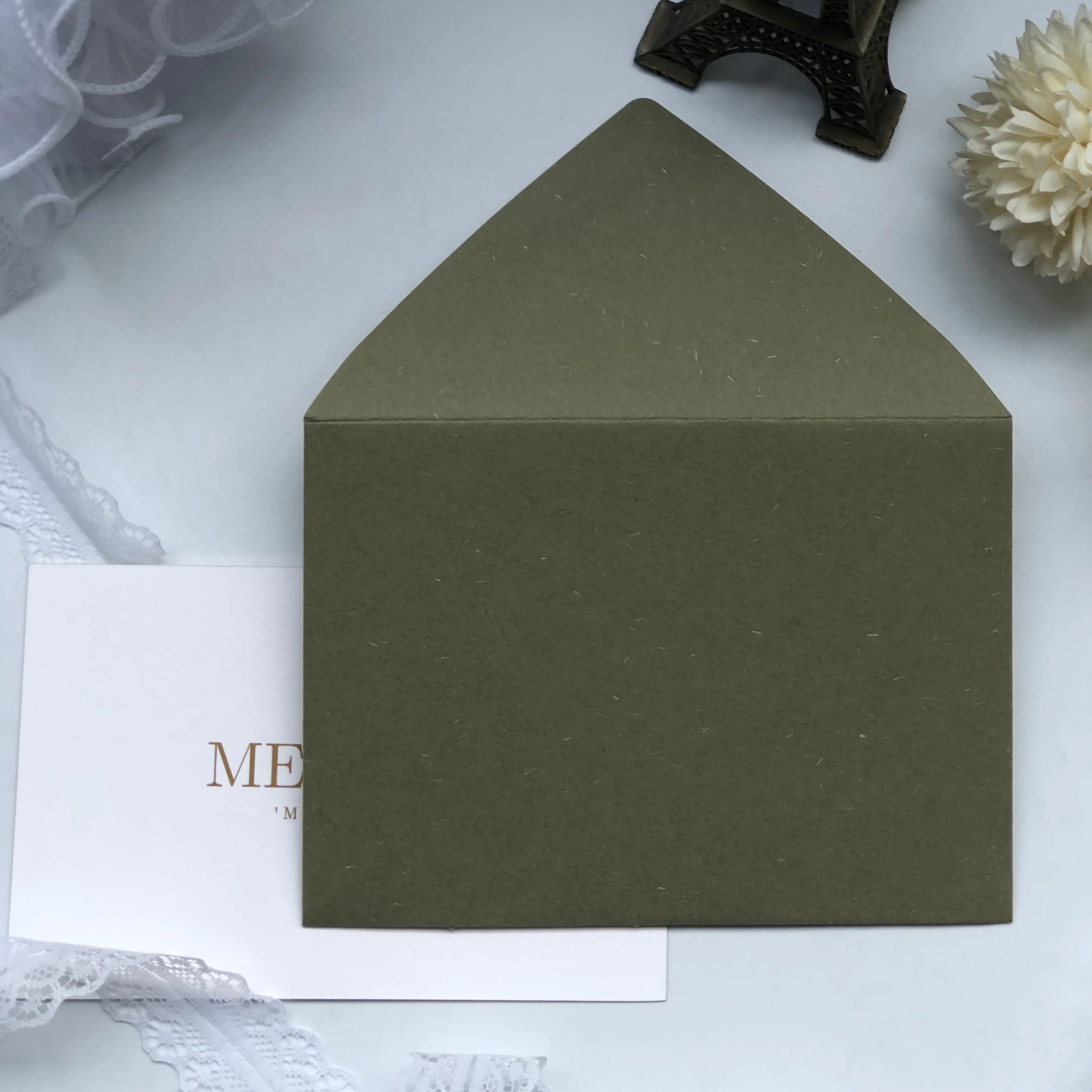 Low MOQ Matte Green Envelope Beautifully Decorated Craft Envelope Business Invitation