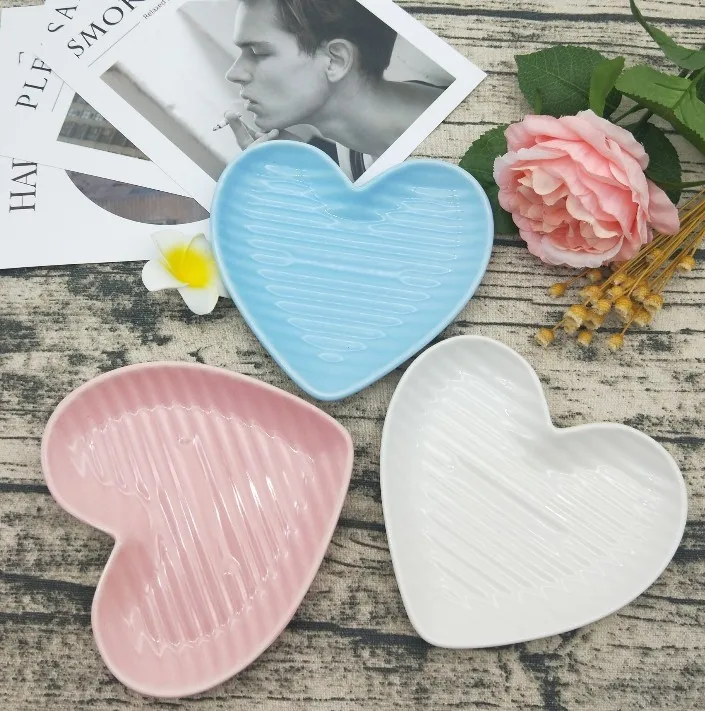Colorful peach heart shape ceramic plate for wedding dessert