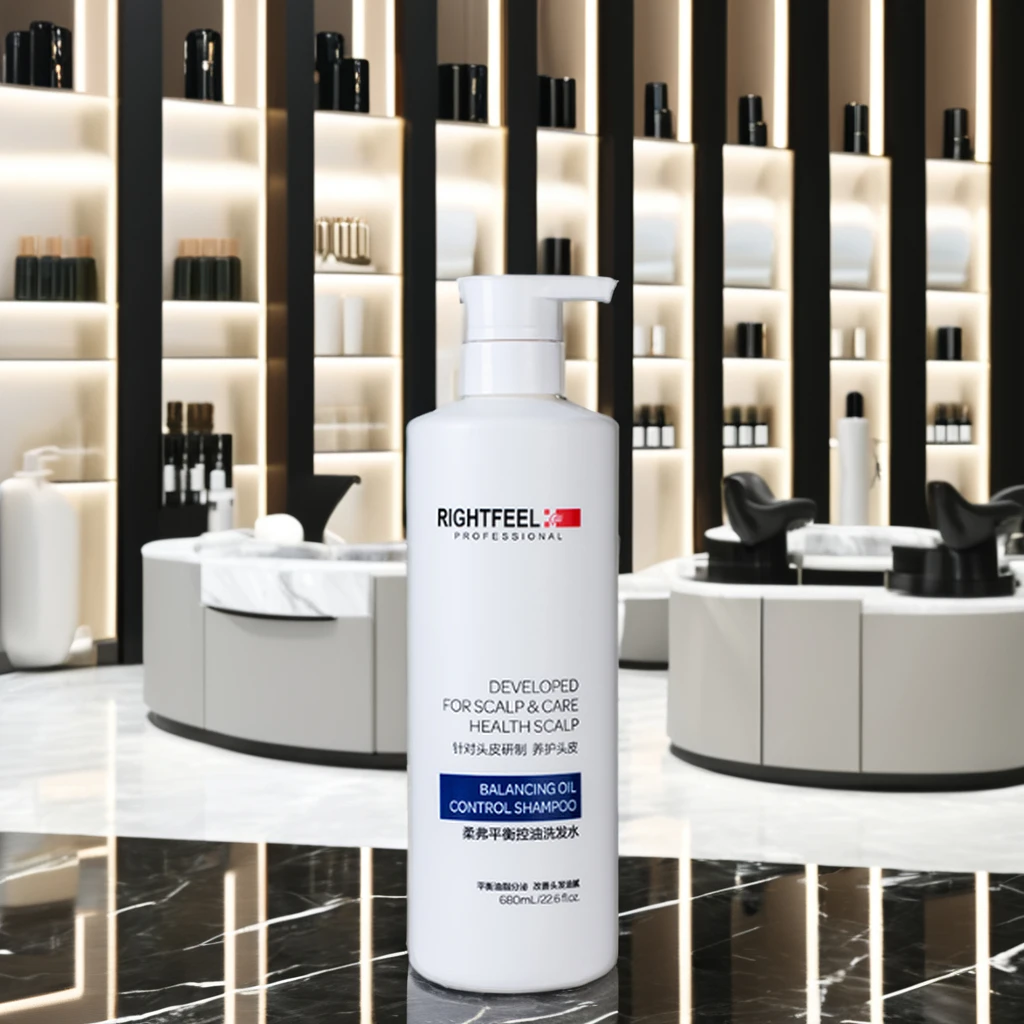 Очищающий 680 мл масляный шампунь высокого качества с ароматом для глубокой очистки длительный контроль масла и стойкое освежение.