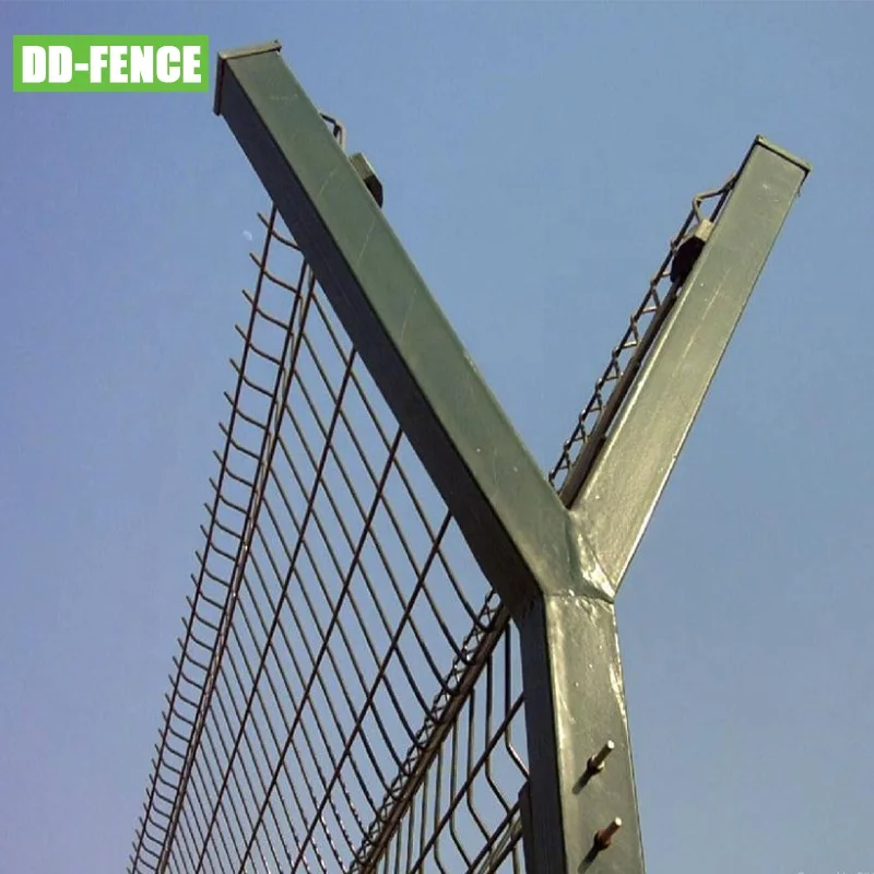 Security Fence/Pvc Coated Airport Fencing /Security Barricade Fencing from China Factory