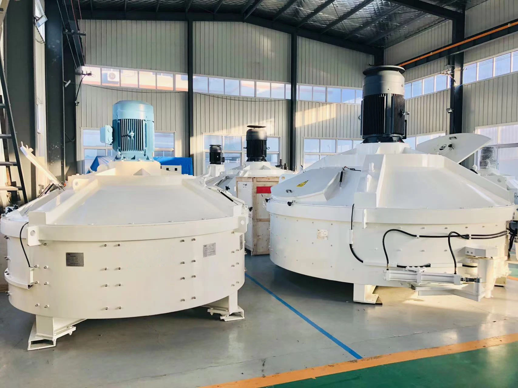W Factory Wholesale Standard Low Failure Rate MP330 Fiber Reinforced Planetary Concrete Mixer With Lifting Hopper