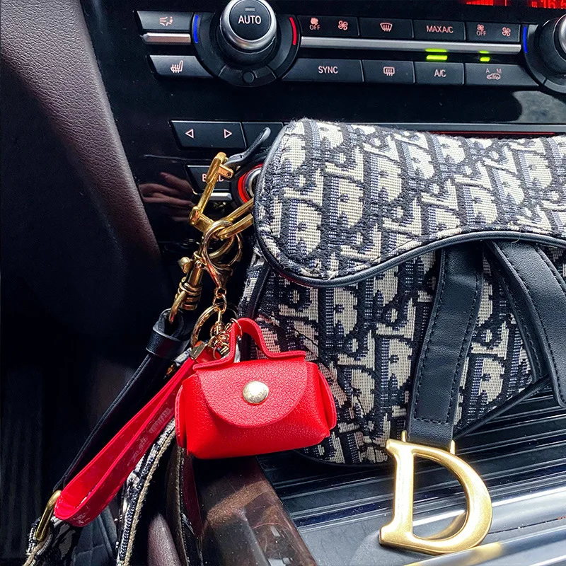 Luxury Leather Wallet Key Chain Cute Young Girl Mini Coin Purse Keychain Picture Leather Keyring Logo Alloy Customized Gift PVC