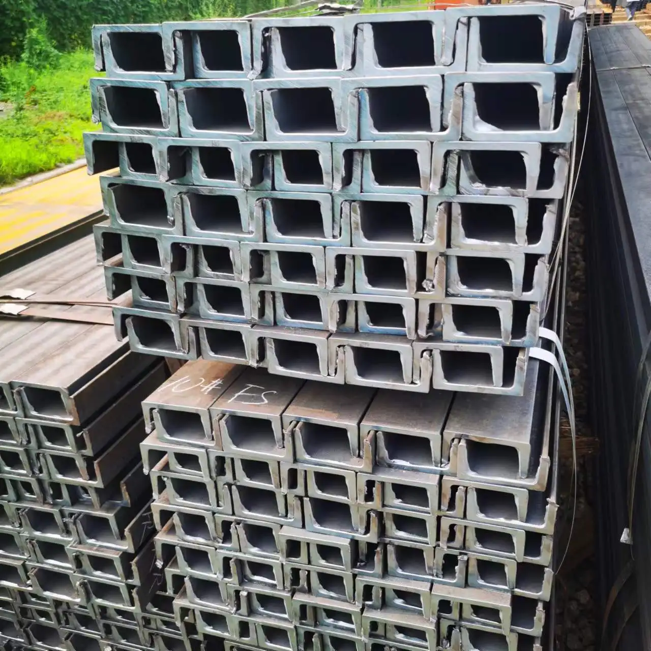 High quality hot-selling products factory price direct selling hot-rolled carbon channel steel