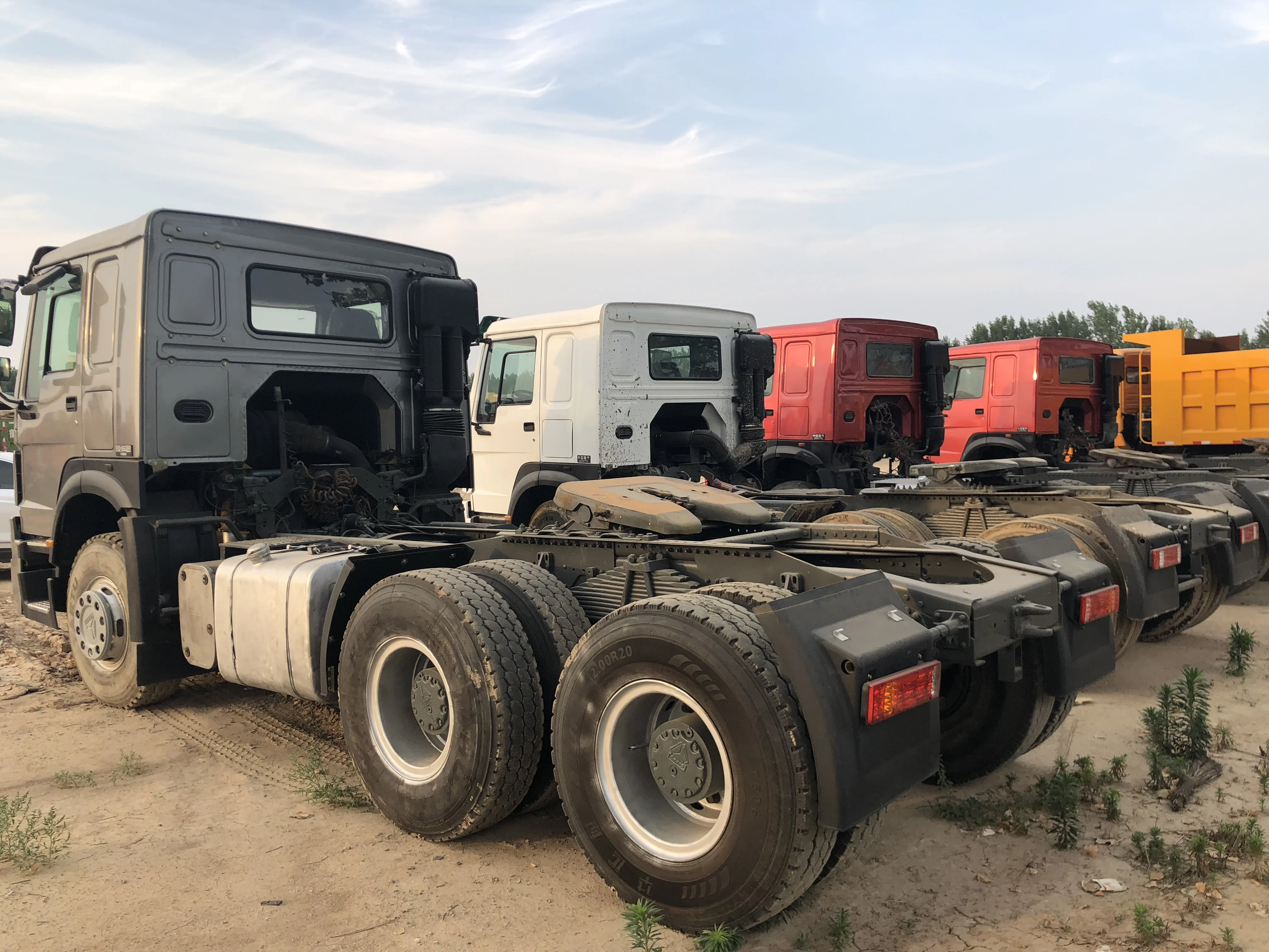 second-hand 6x4 tractor truck head used sinotruck prime mover howo used truck for sale africa