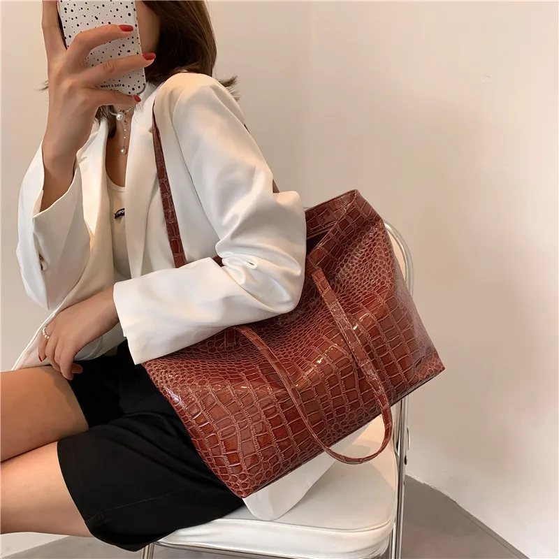 2022 New Simple Cheap Solid Color Pu Leather Shoulder Handbag Women Large Capacity Crocodile Pattern Tote Bag