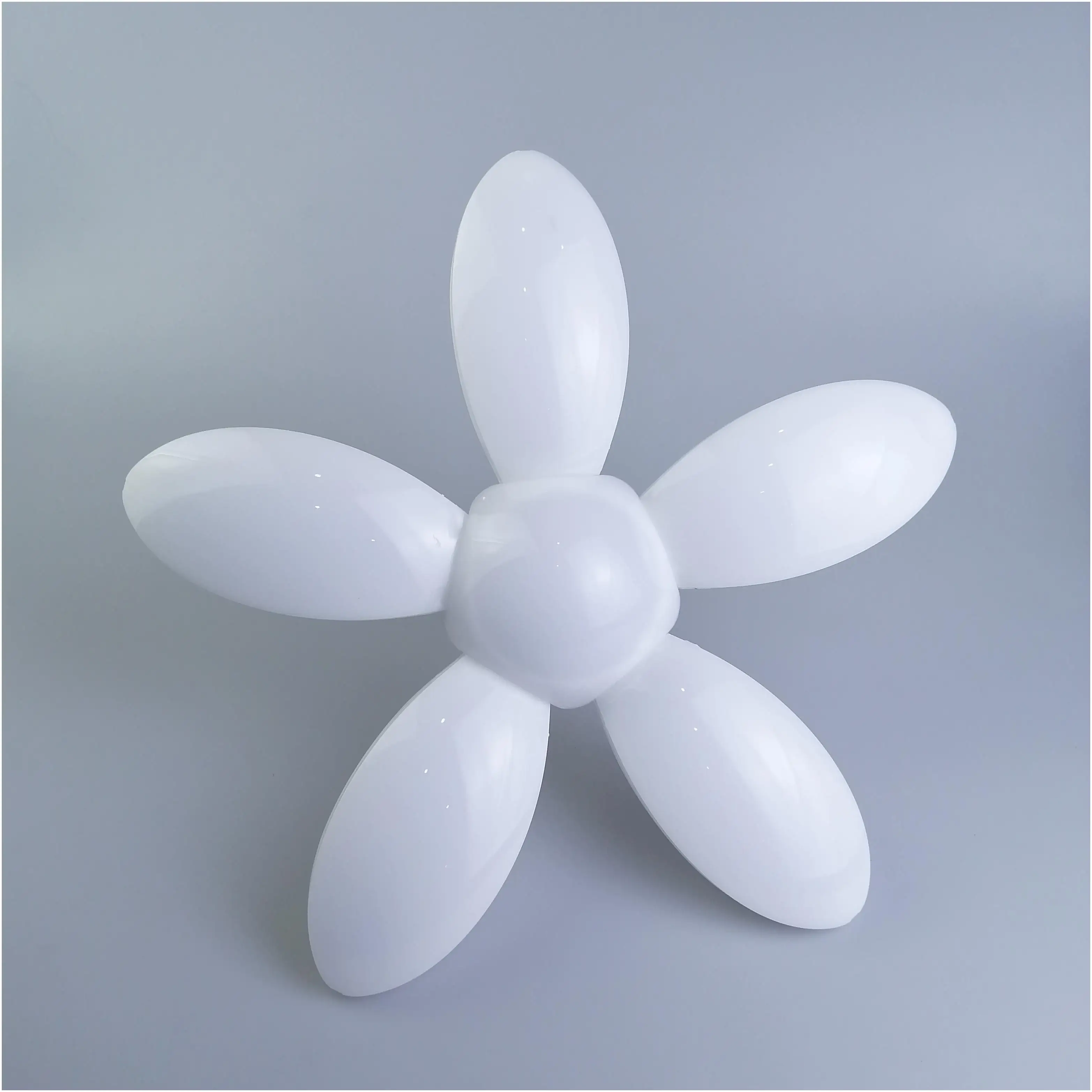 Стеклянные светодиодные лампы с аккумулятором 100 Вт