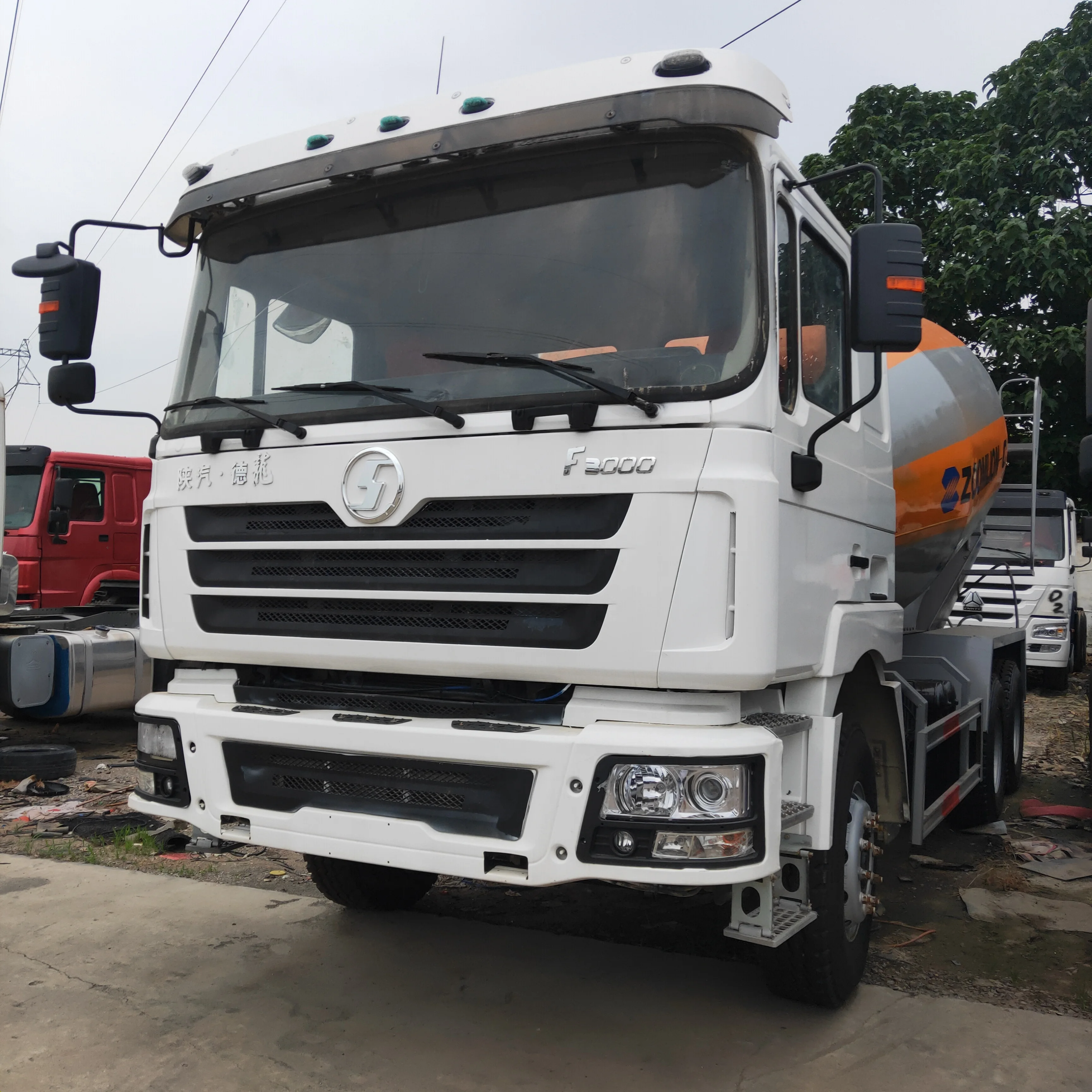 Б/у Бетономешалка Sino Sachman F3000 6x4 грузовик для бетономешалки перевозки бетона строительный 14 куб. М с цементным