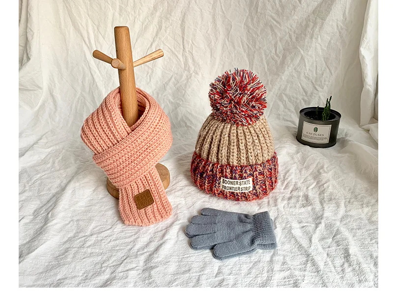 Knitted Hat Solid Color Thermal Pom Pom Beanie Hat Medium Knitted Children Scarf Wholesale Winter Warm Thick Style Kids Plain