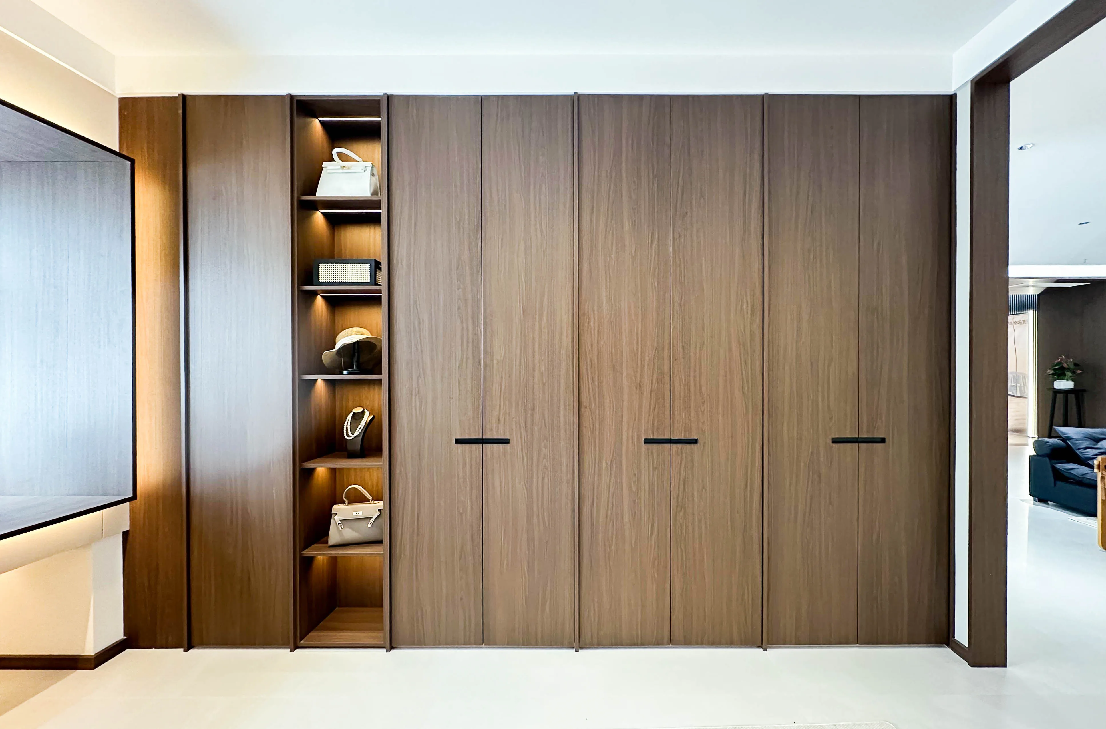 Wooden Bedroom Wardrobe Custom Furniture Large Capacity Southeast Asian Style Wardrobe