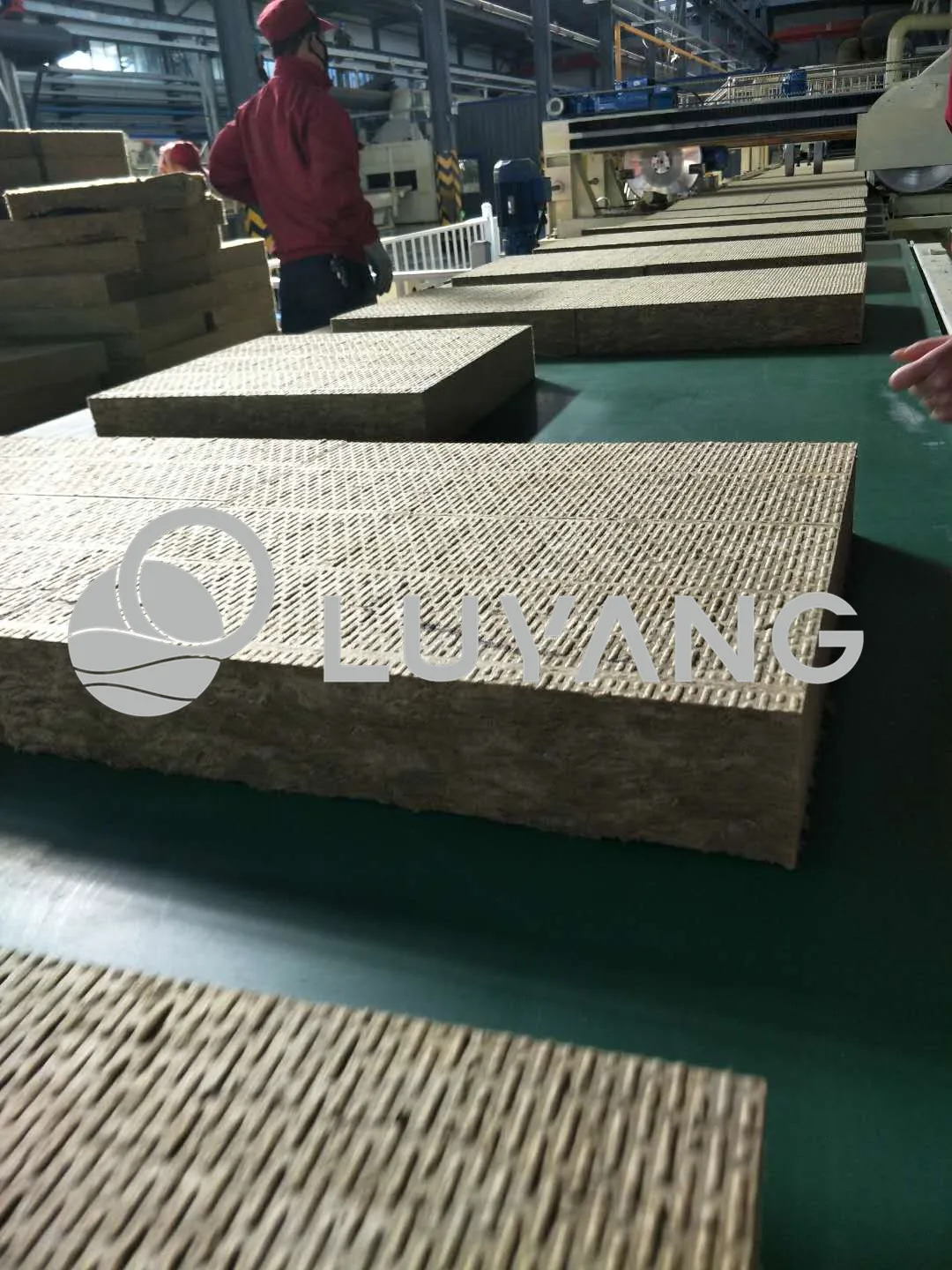  Водонепроницаемая изоляционная вата LUYANG BSTWOOL для Саудовской Аравии 60 кг