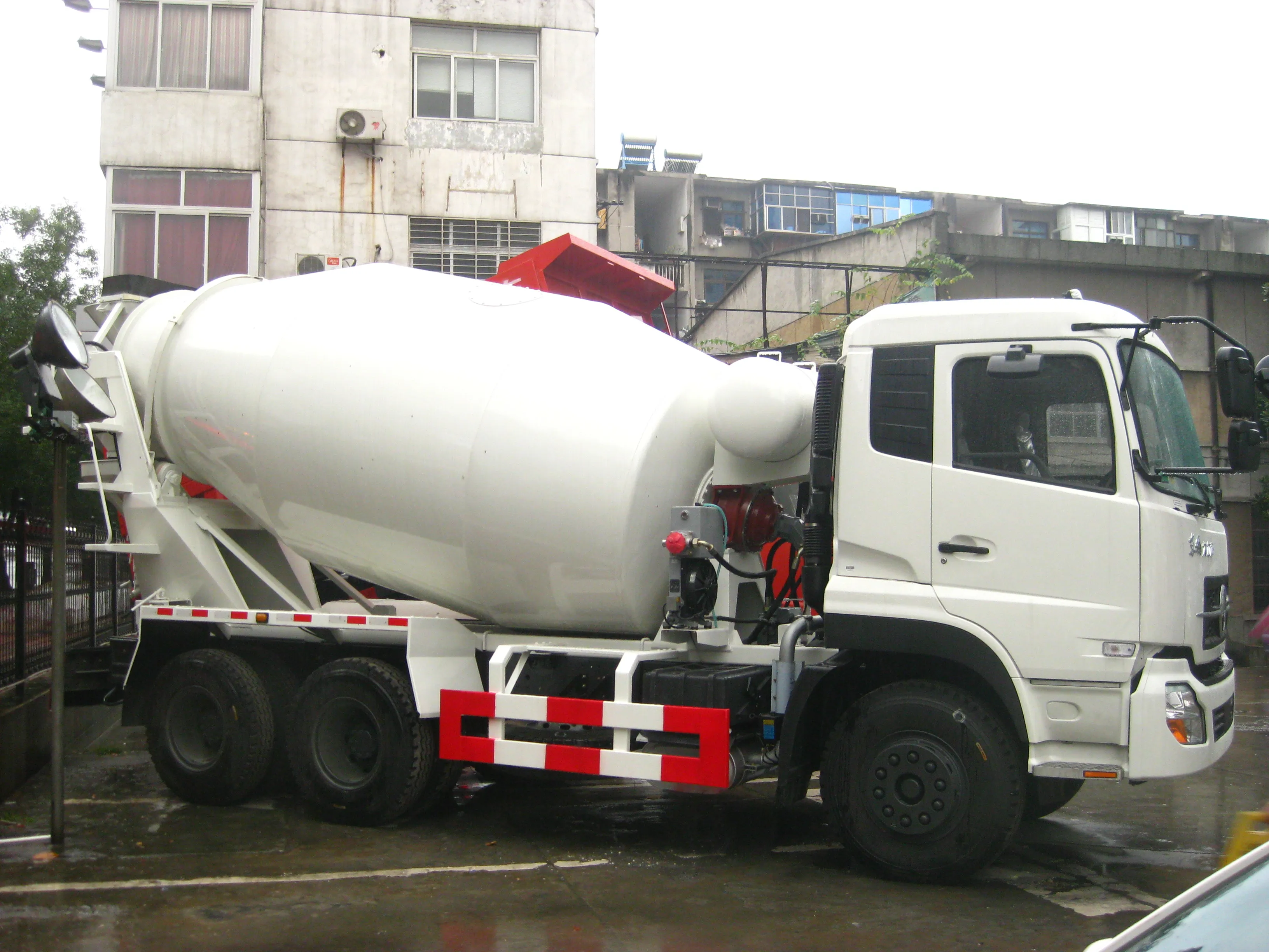Dongfeng бетономешалка 6x4 тяги с баком 8 куб. М или