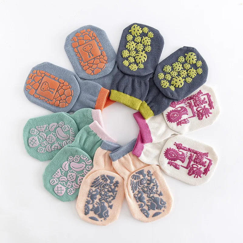 New Design Young Girls Non Slip Anti Floor Fashion Designer Socks for Children