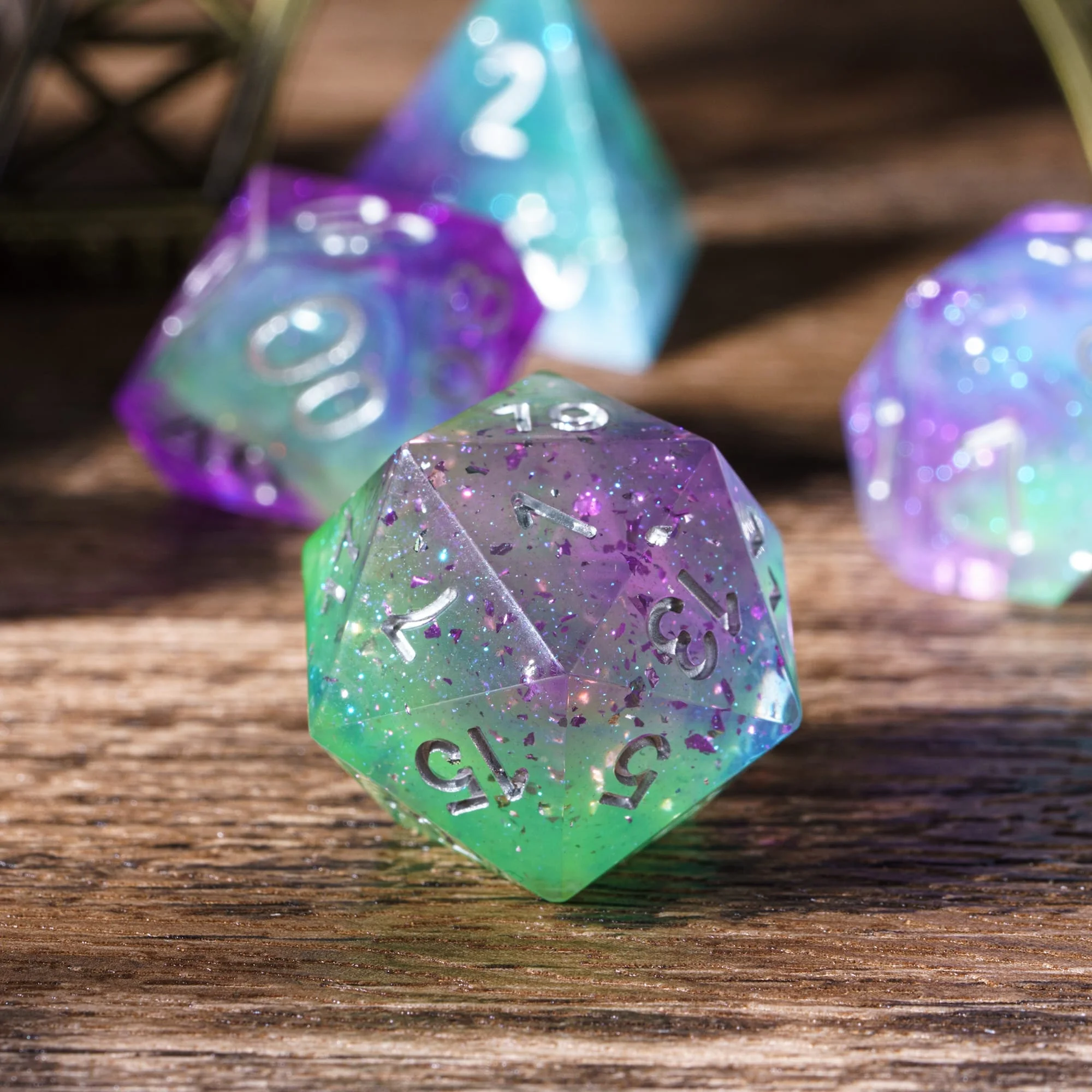 Udixi Custom Handmade Sharp Transparent Colorful Glitter Dice Dungeons and Dragons DND board game Dice Set